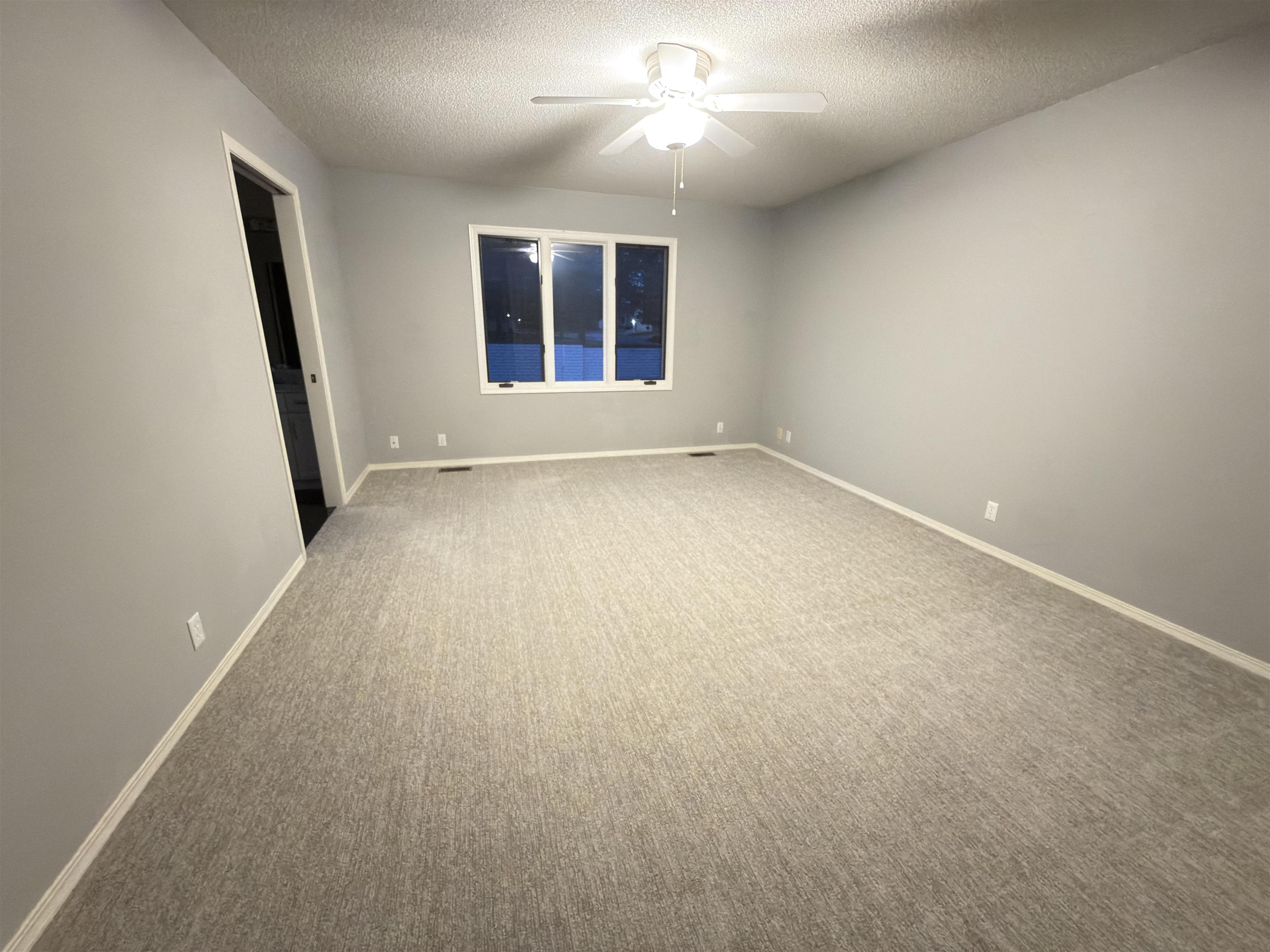 2427 N Vinegate Ct Property Photo 14