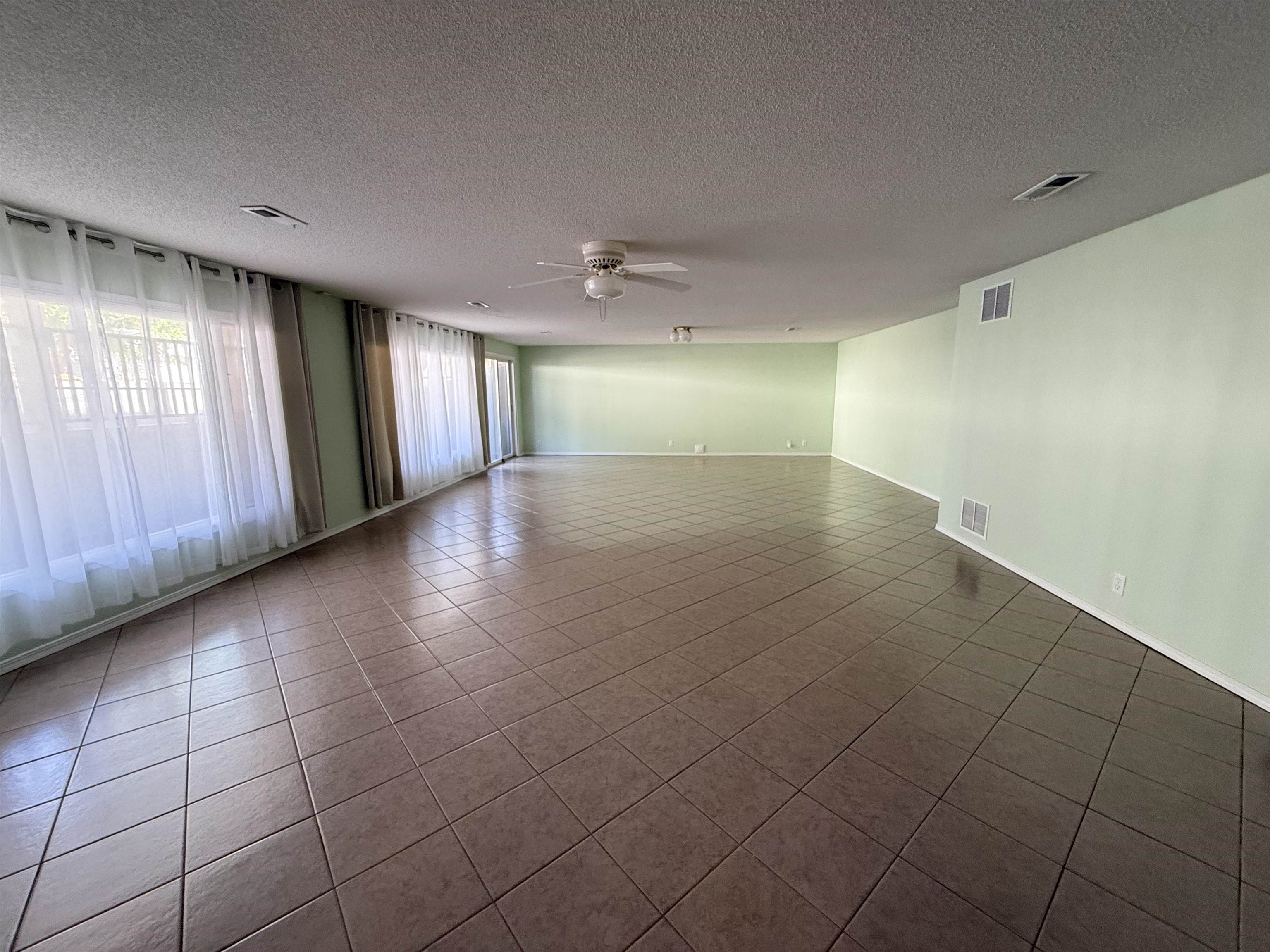 2427 N Vinegate Ct Property Photo 19