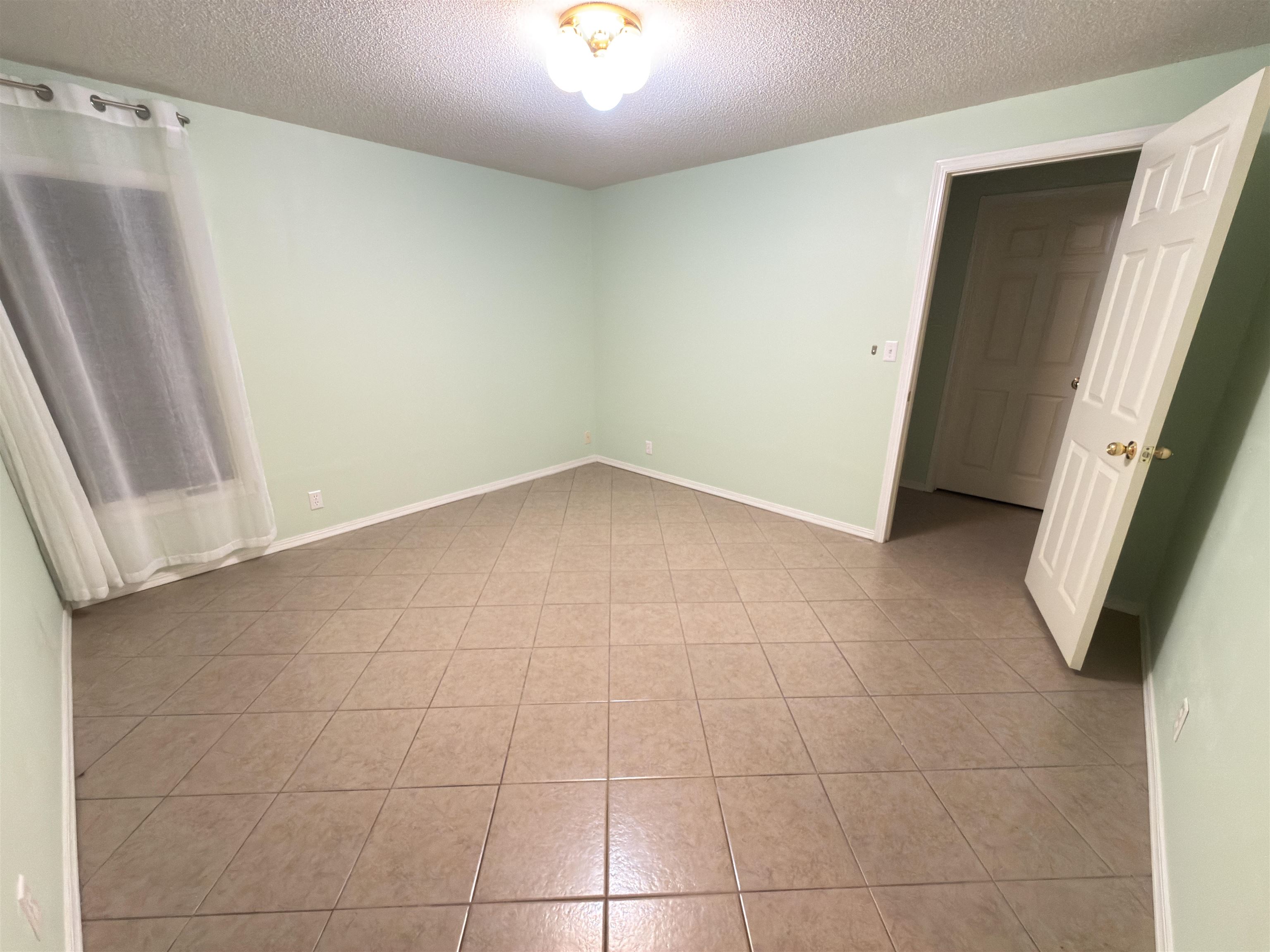 2427 N Vinegate Ct Property Photo 20