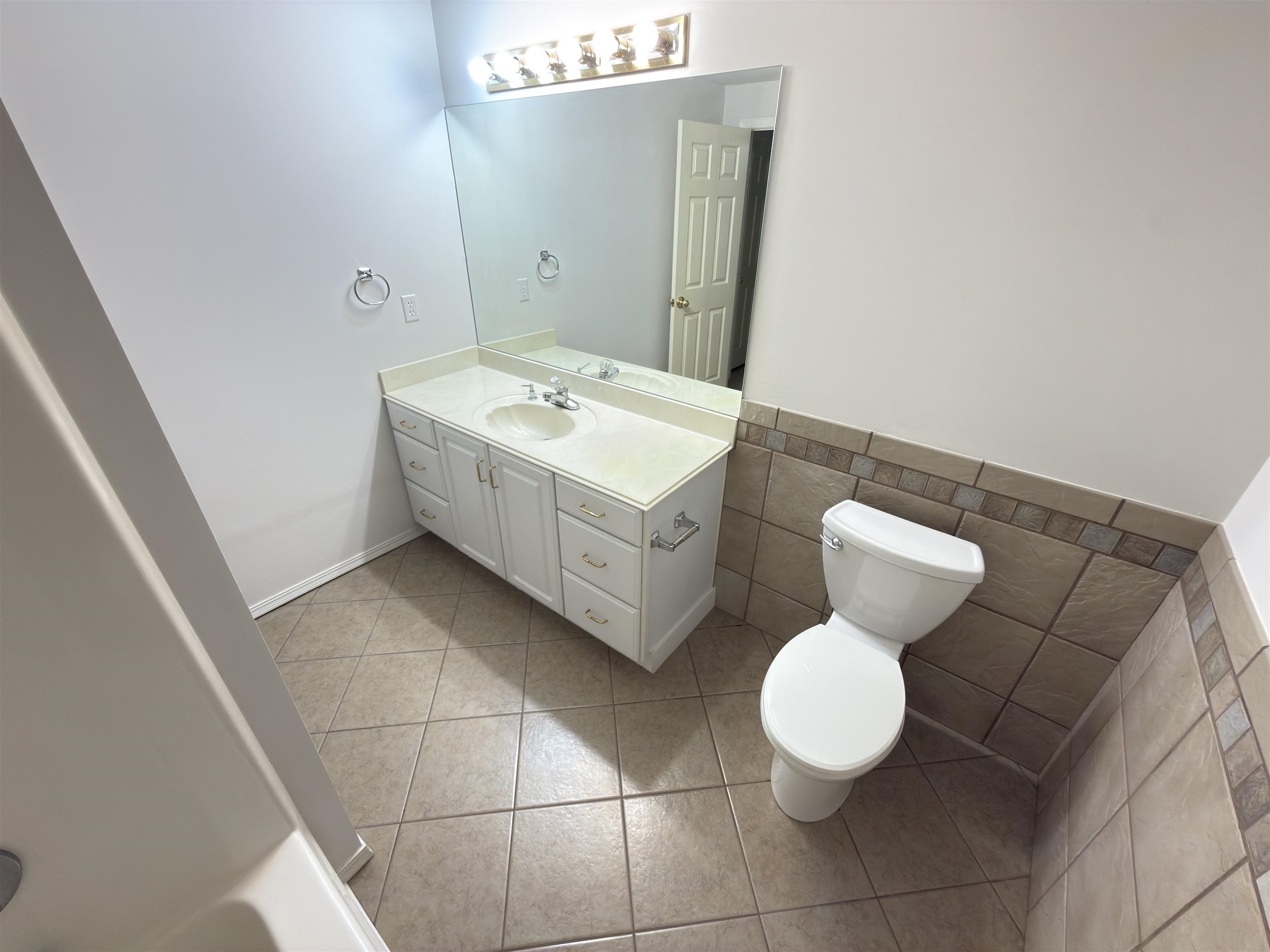 2427 N Vinegate Ct Property Photo 21