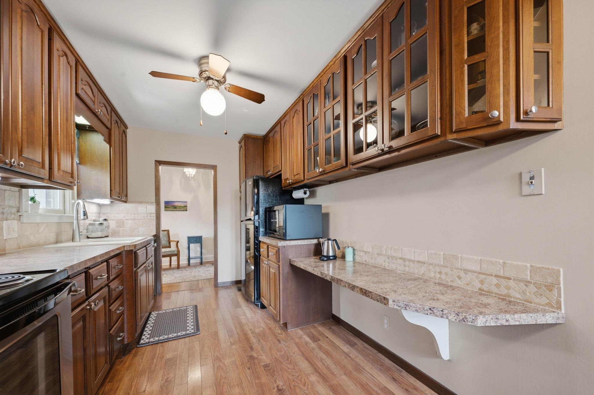 636 N Crestway St Property Photo 7
