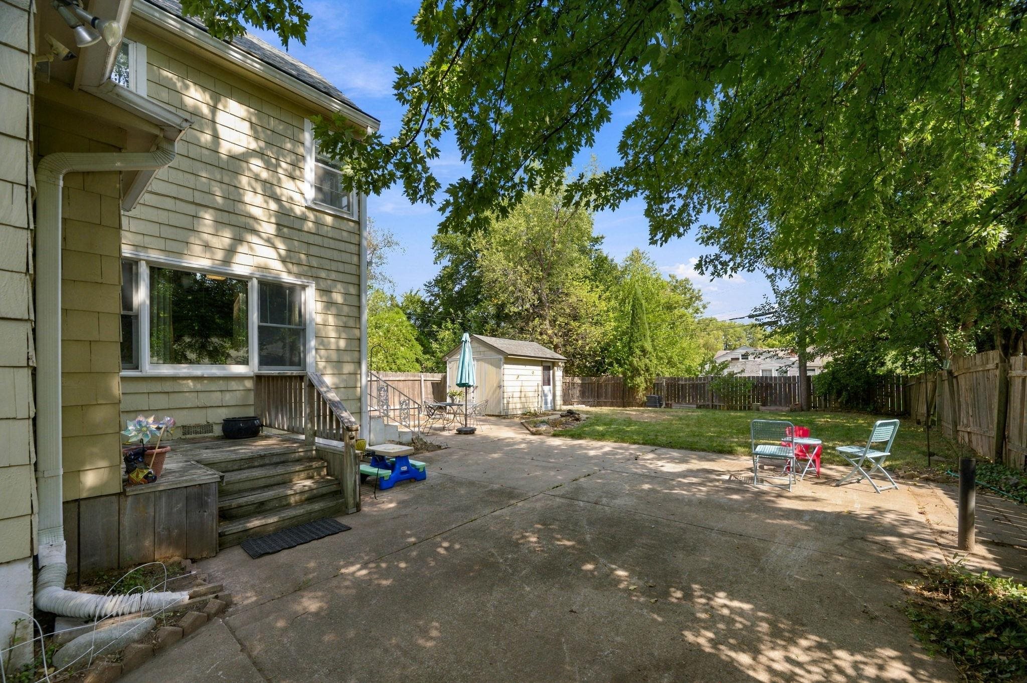 636 N Crestway St Property Photo 25