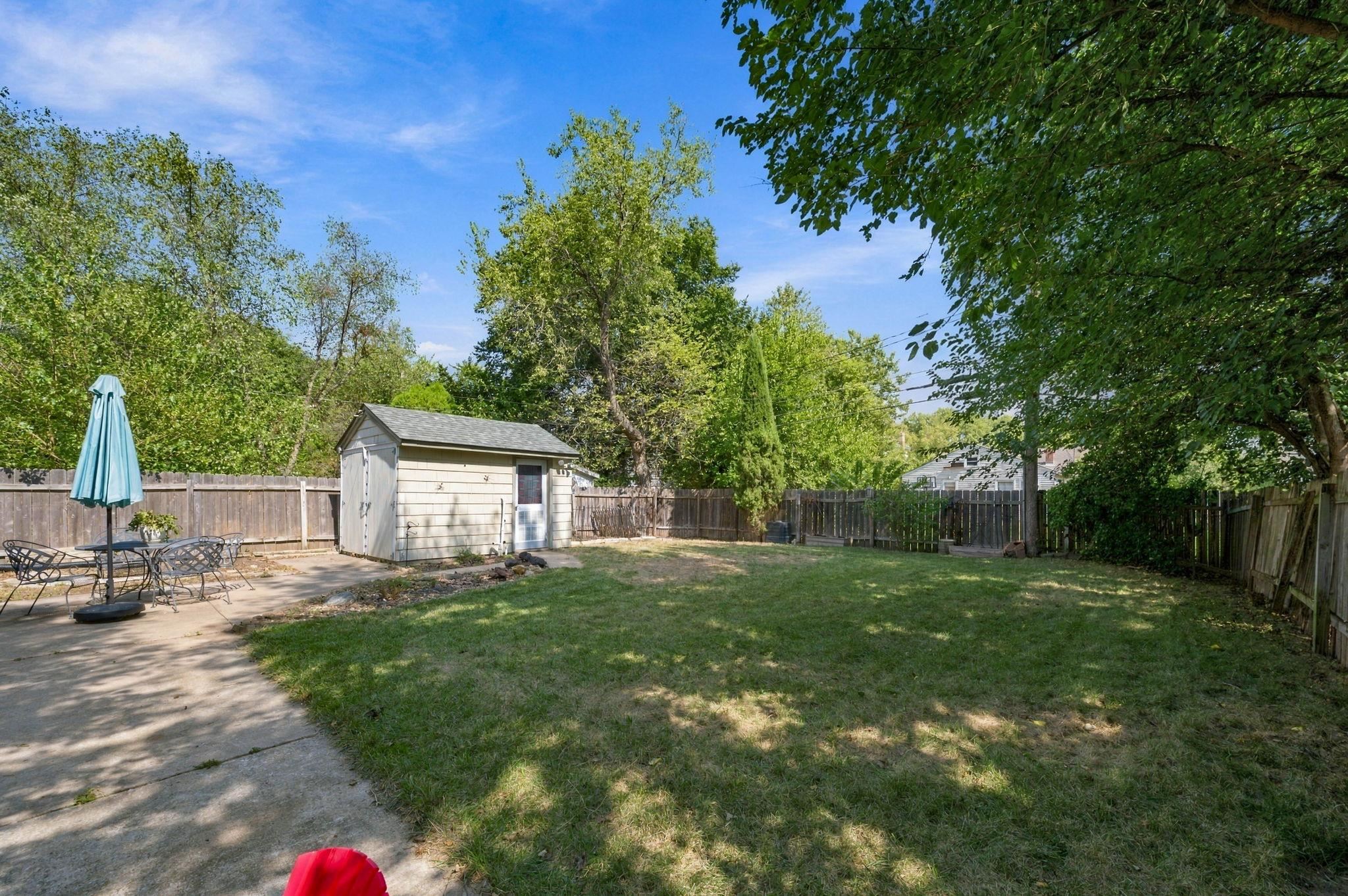 636 N Crestway St Property Photo 27