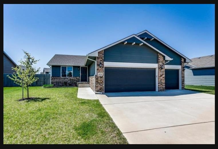 1470 N Aster St. Property Photo 2