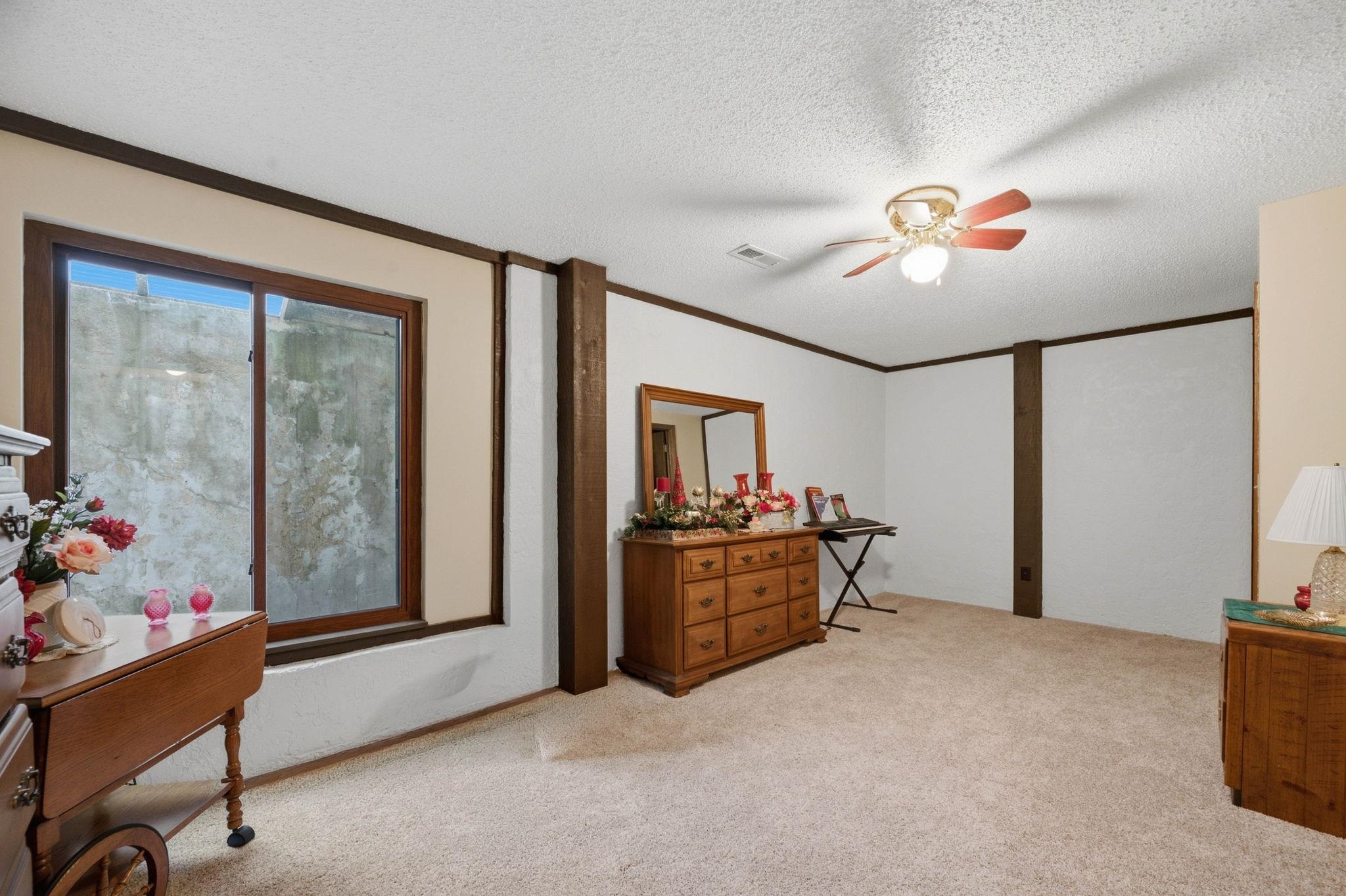626 N Parkridge St Property Photo 18