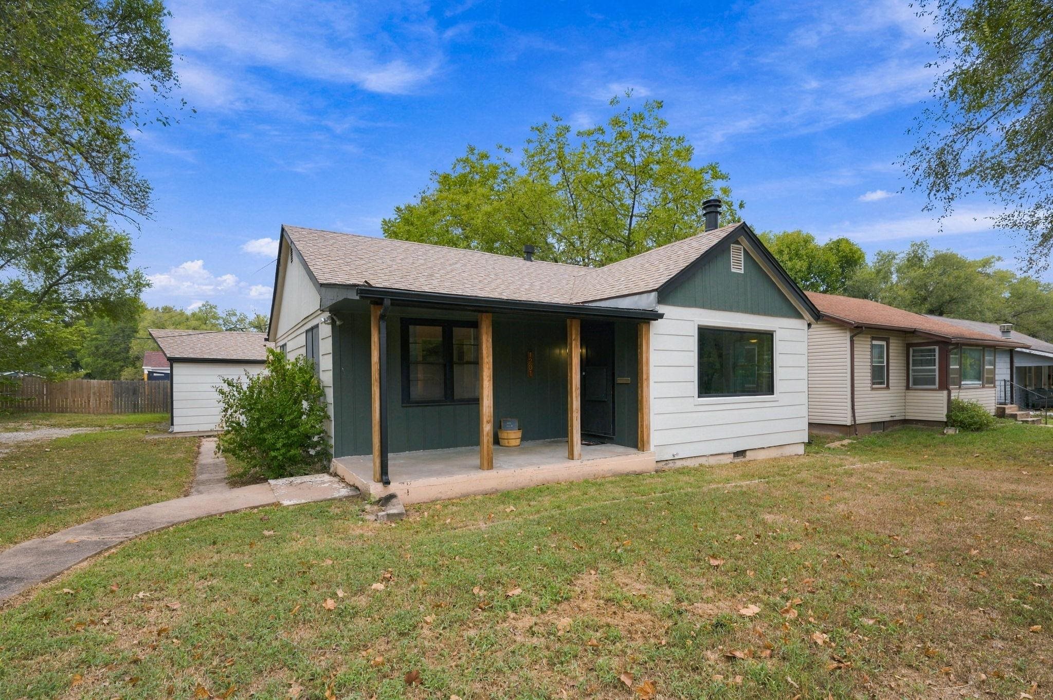 1201 Henry St Property Photo 1