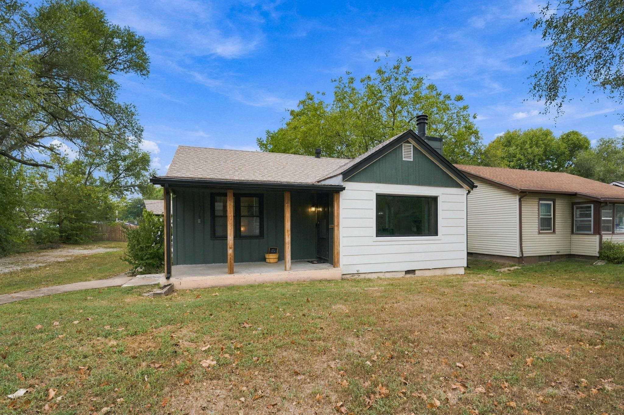 1201 Henry St Property Photo 6