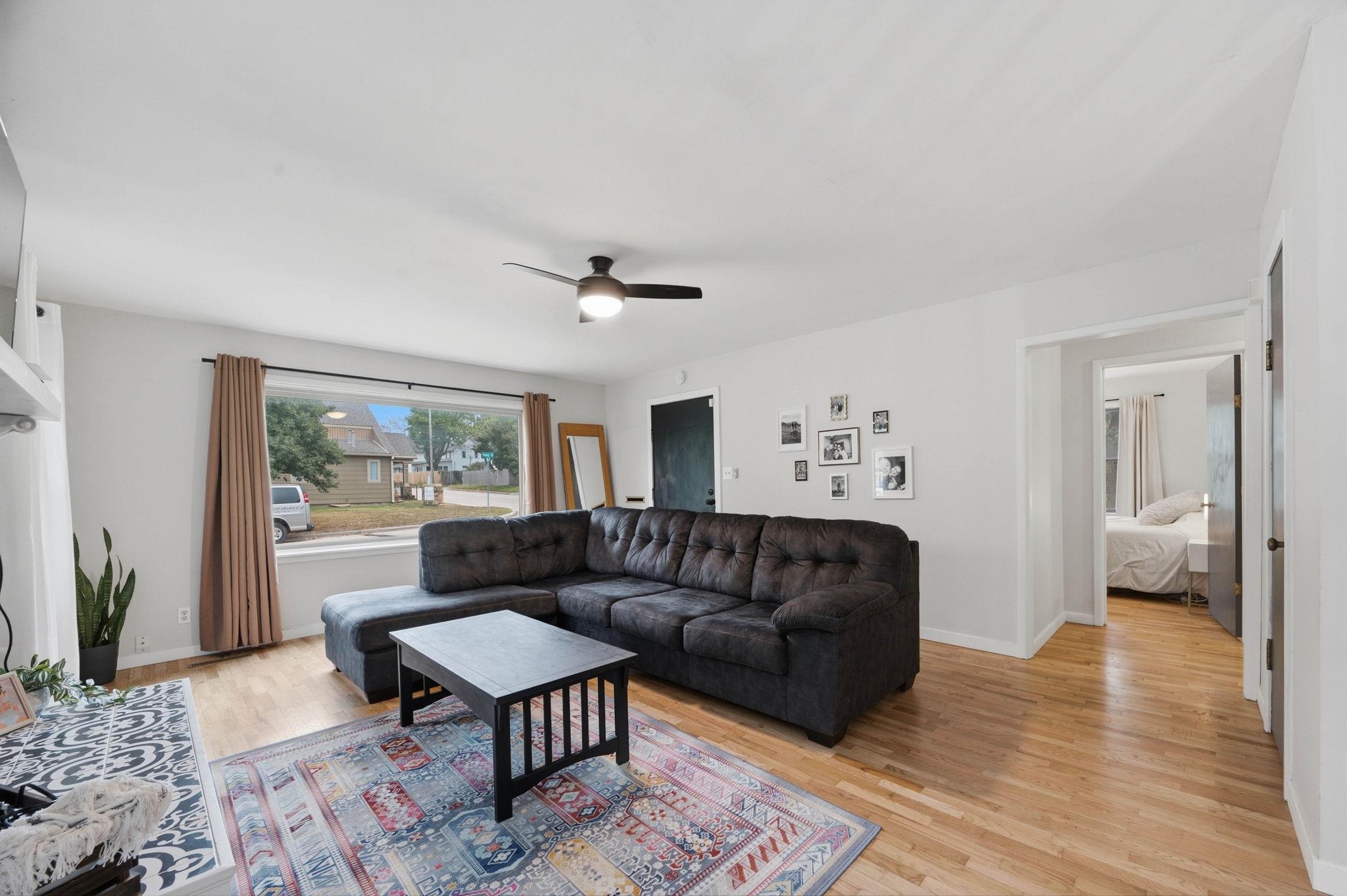 1201 Henry St Property Photo 9