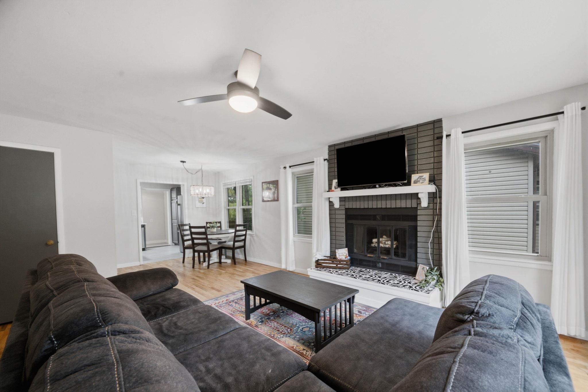 1201 Henry St Property Photo 11