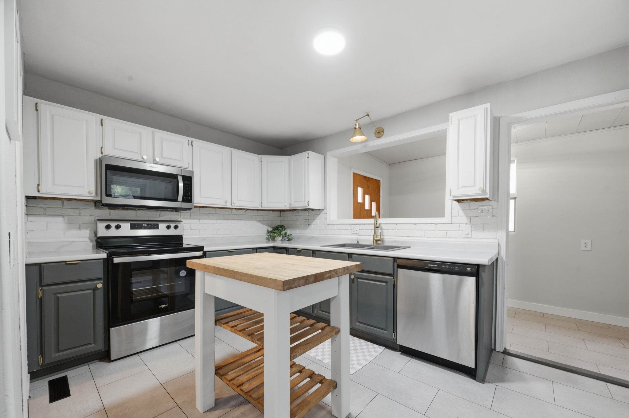 1201 Henry St Property Photo 15