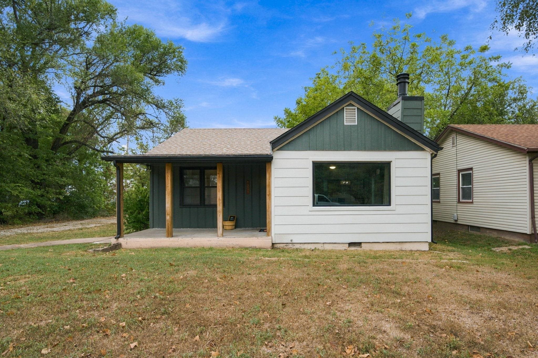 1201 Henry St Property Photo 1