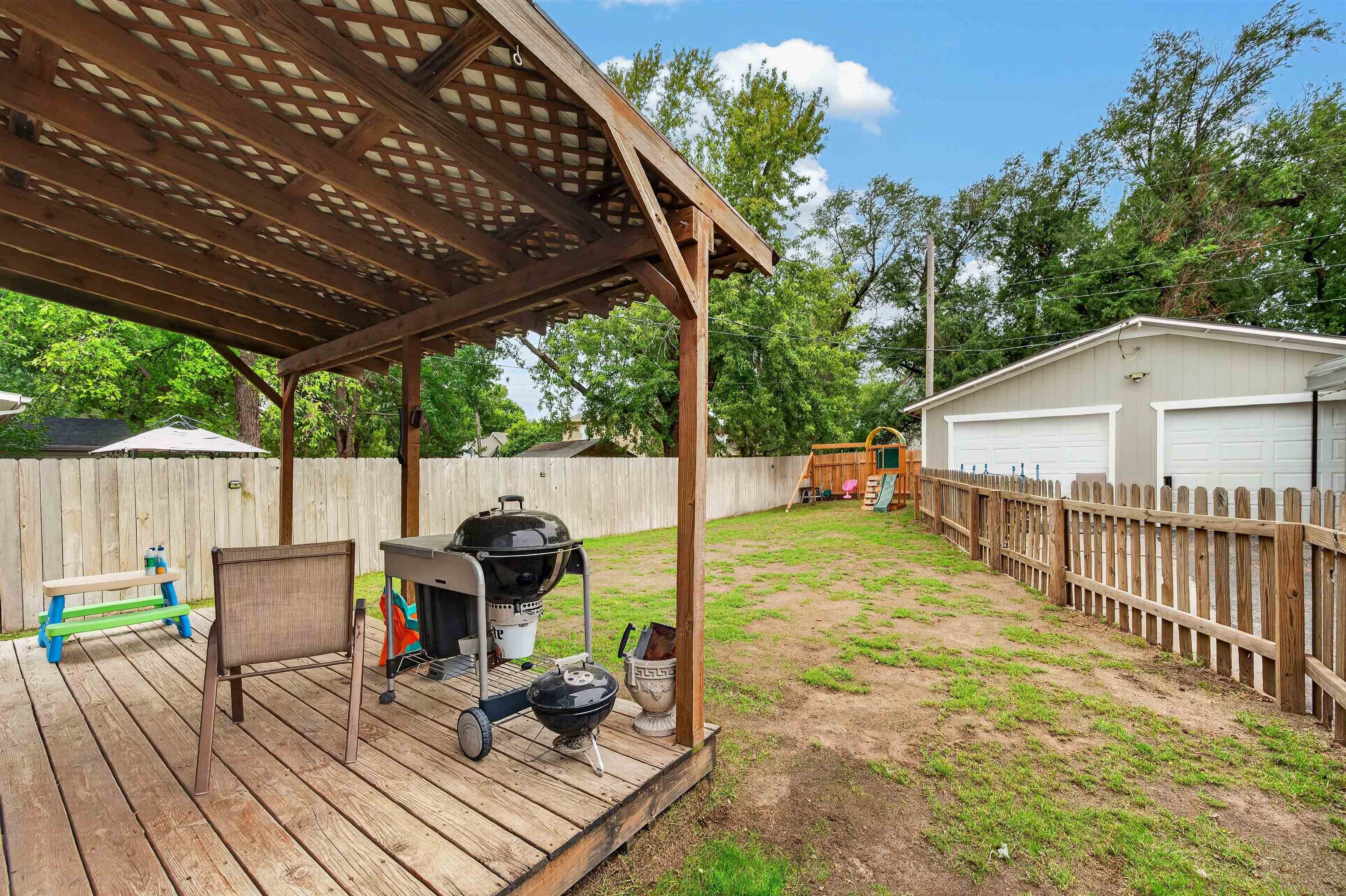 1012 S Elm St Property Photo 30