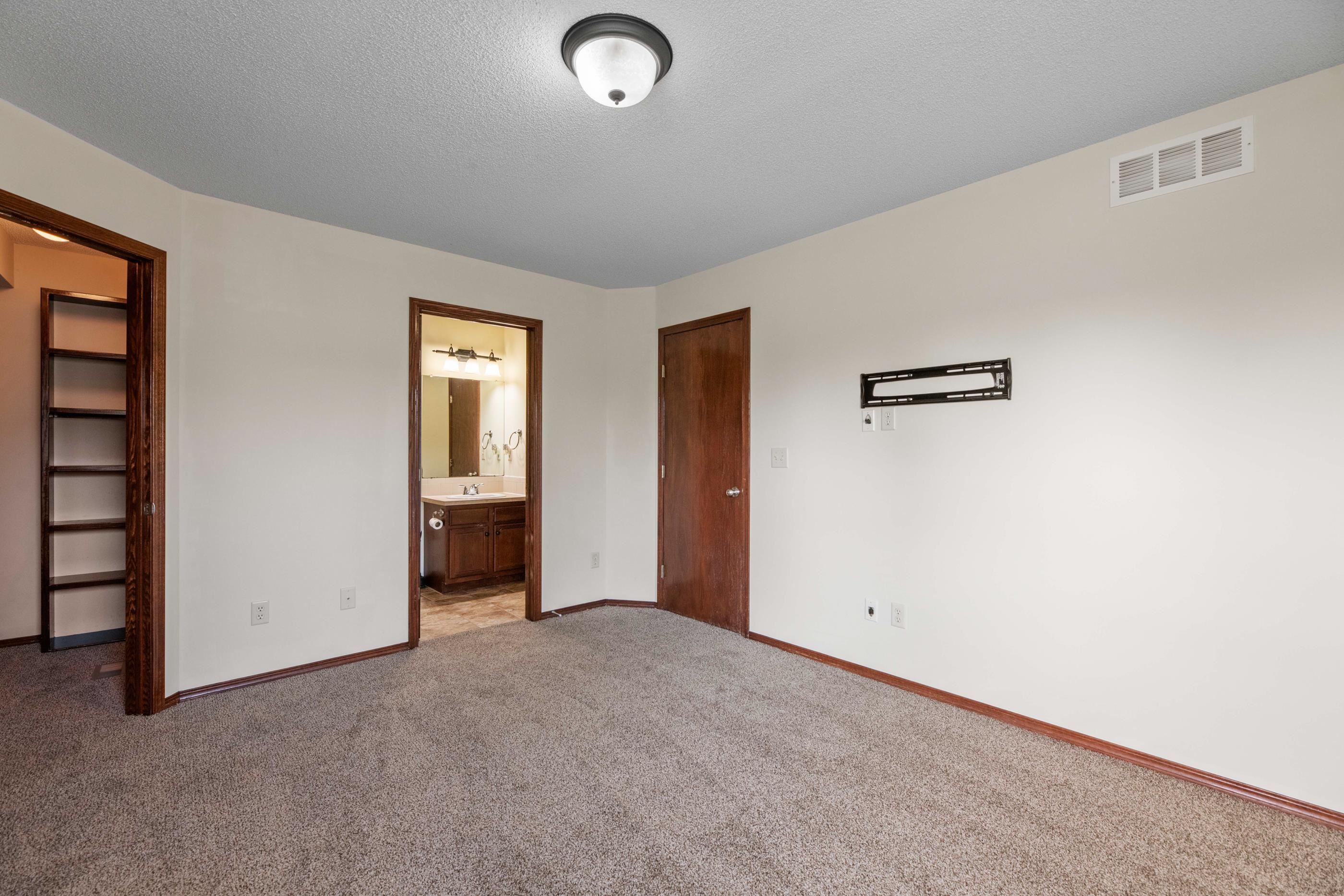1902 N Nickelton Ct. Property Photo 14