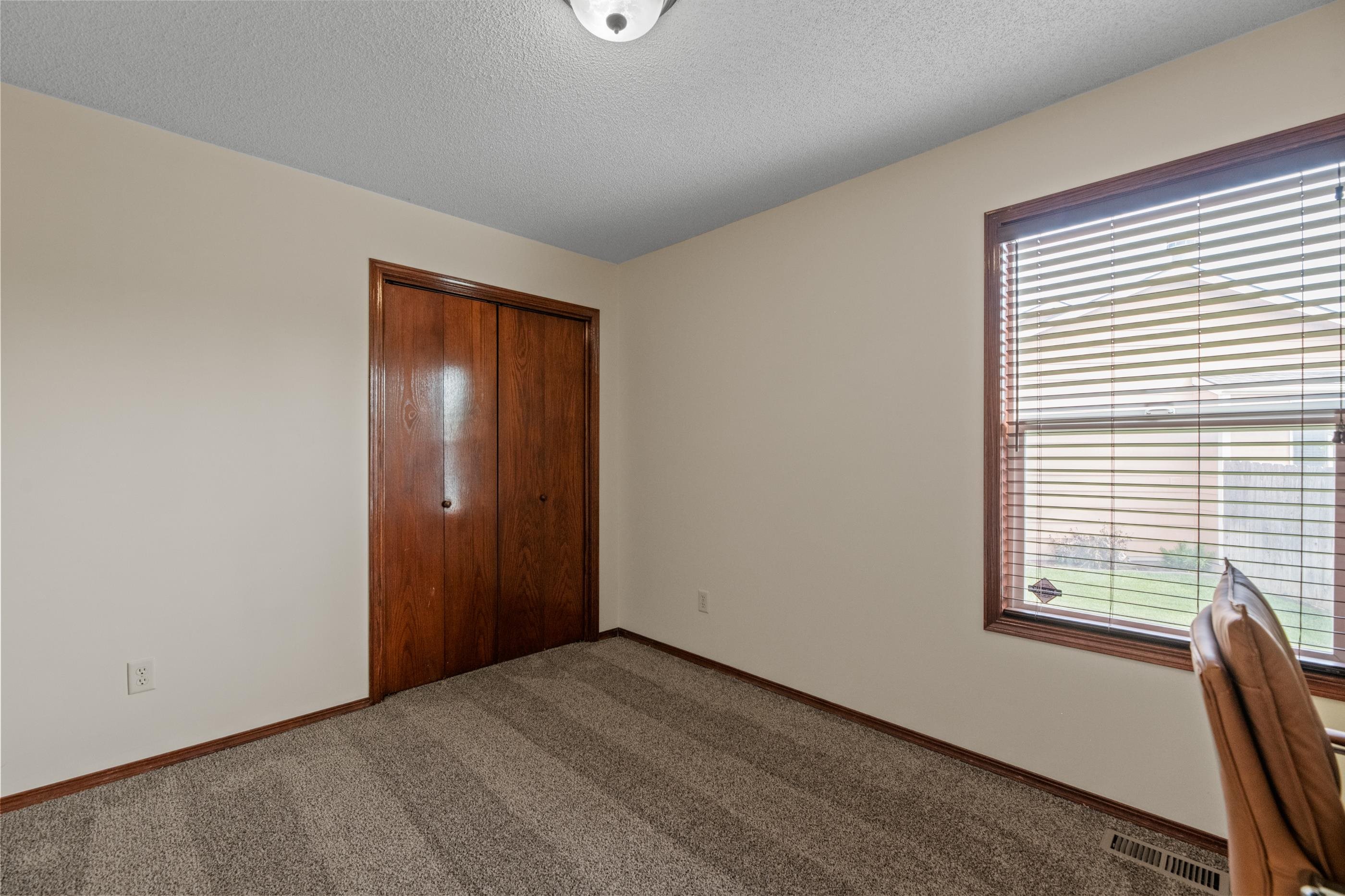 1902 N Nickelton Ct. Property Photo 16