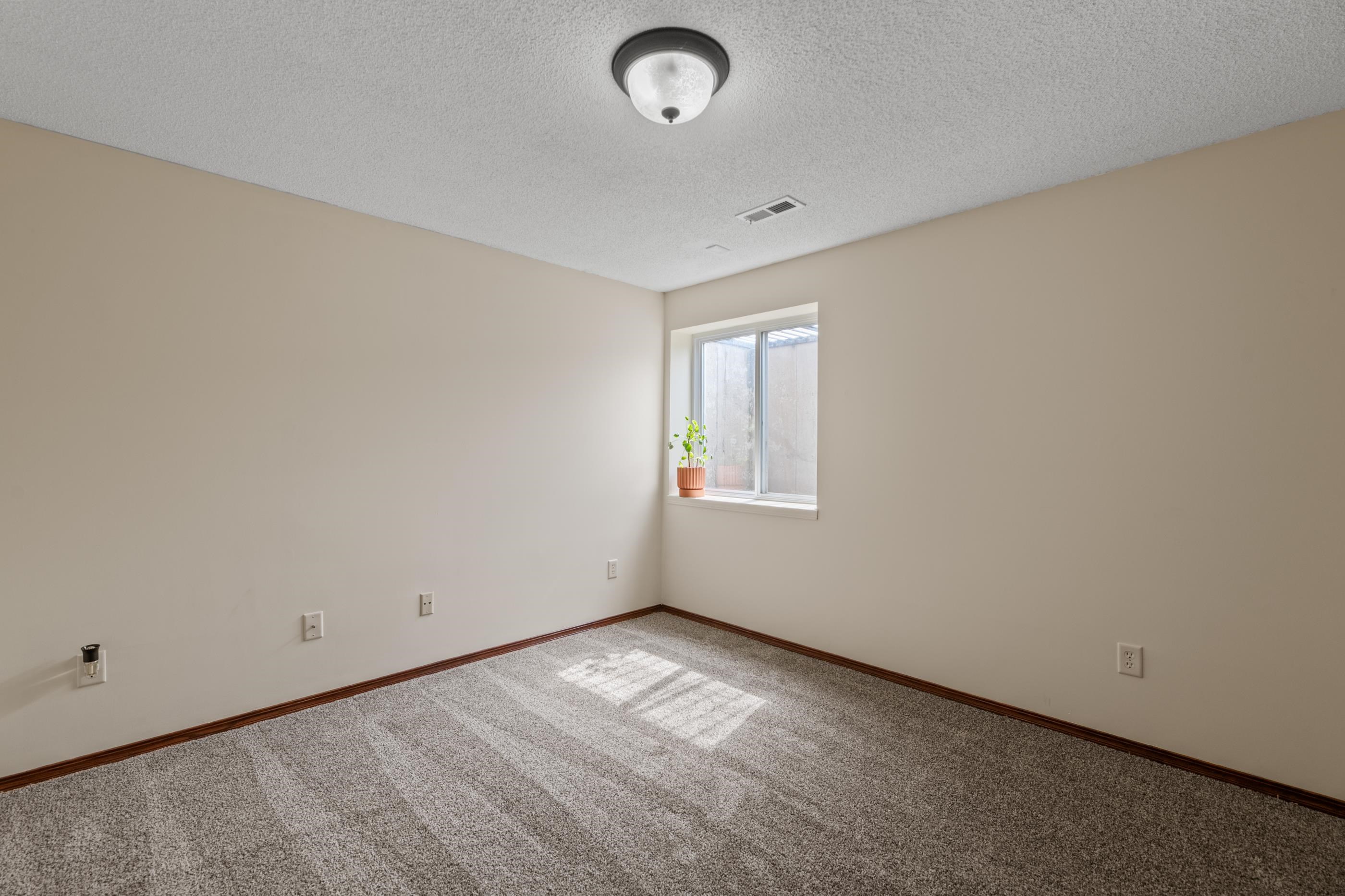 1902 N Nickelton Ct. Property Photo 21