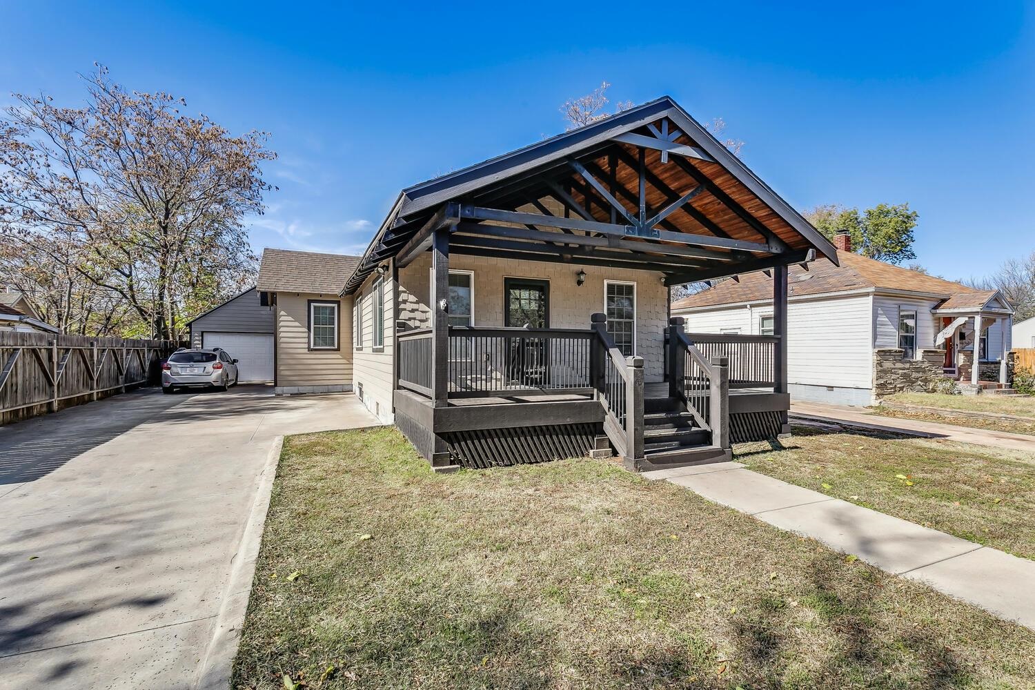142 S Green Property Photo 1