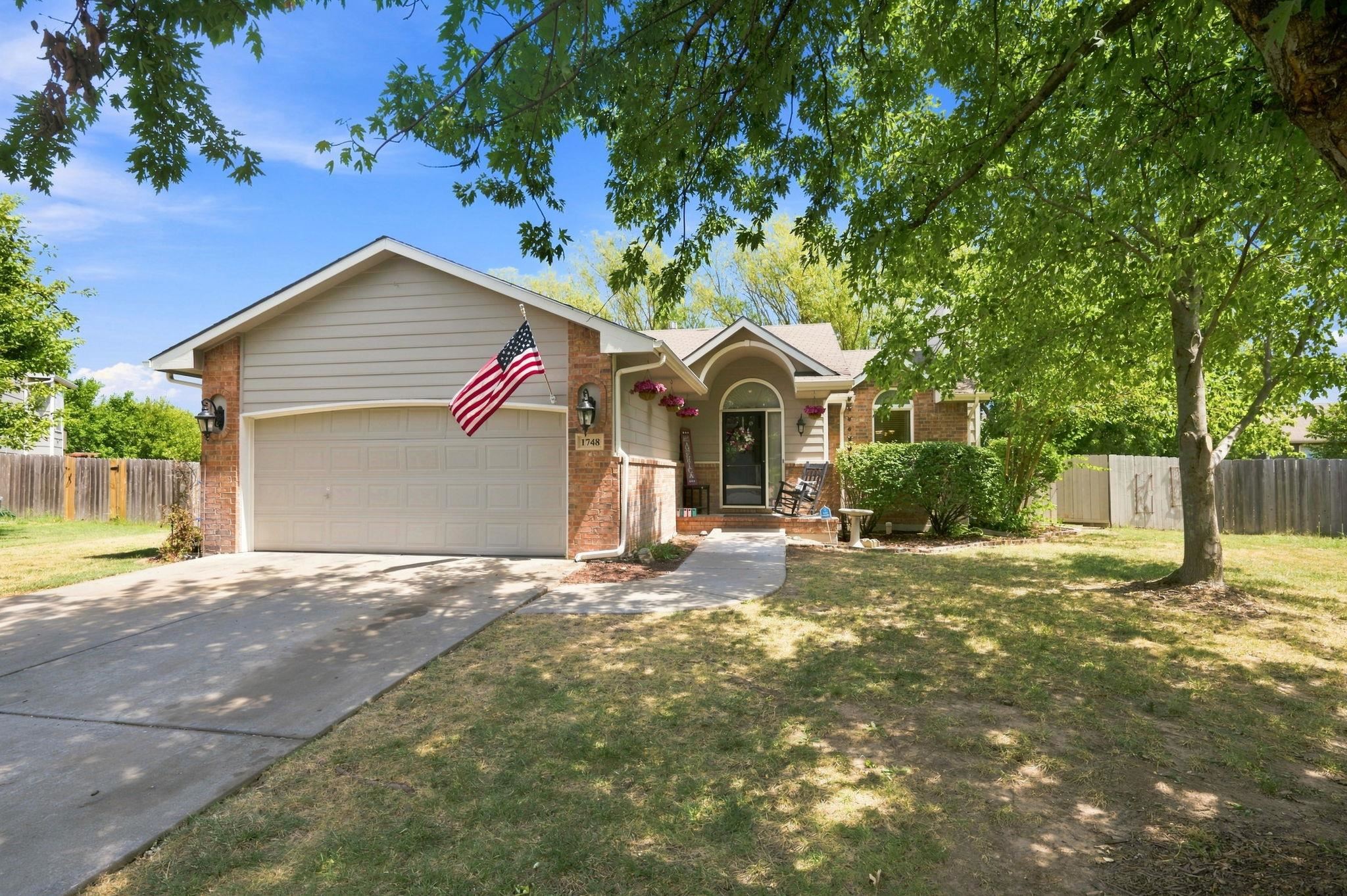 1748 N Basswood Ct Property Photo 5
