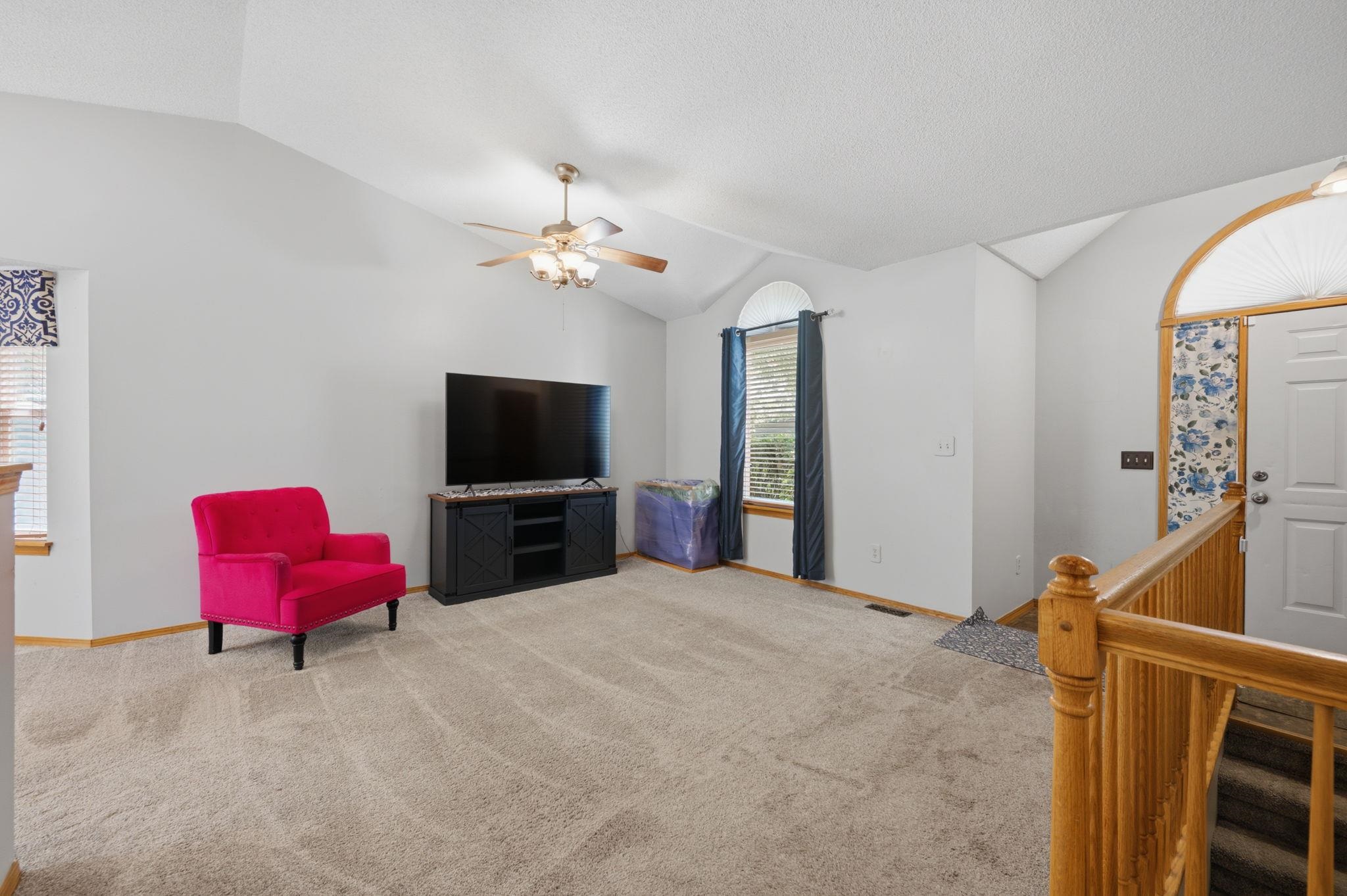 1748 N Basswood Ct Property Photo 8