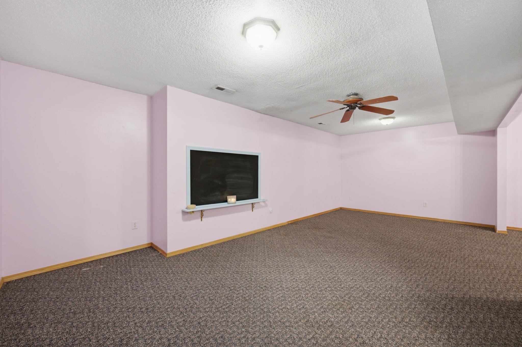 1748 N Basswood Ct Property Photo 19