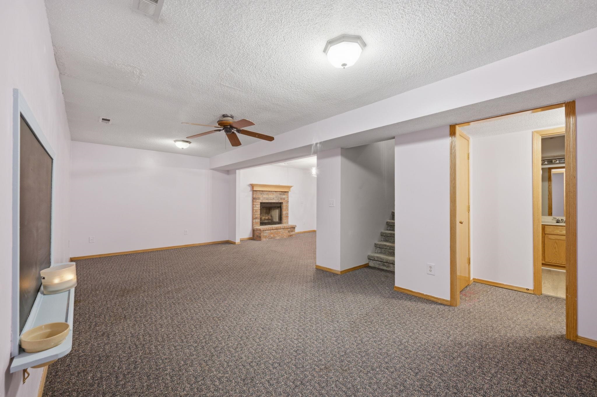 1748 N Basswood Ct Property Photo 20