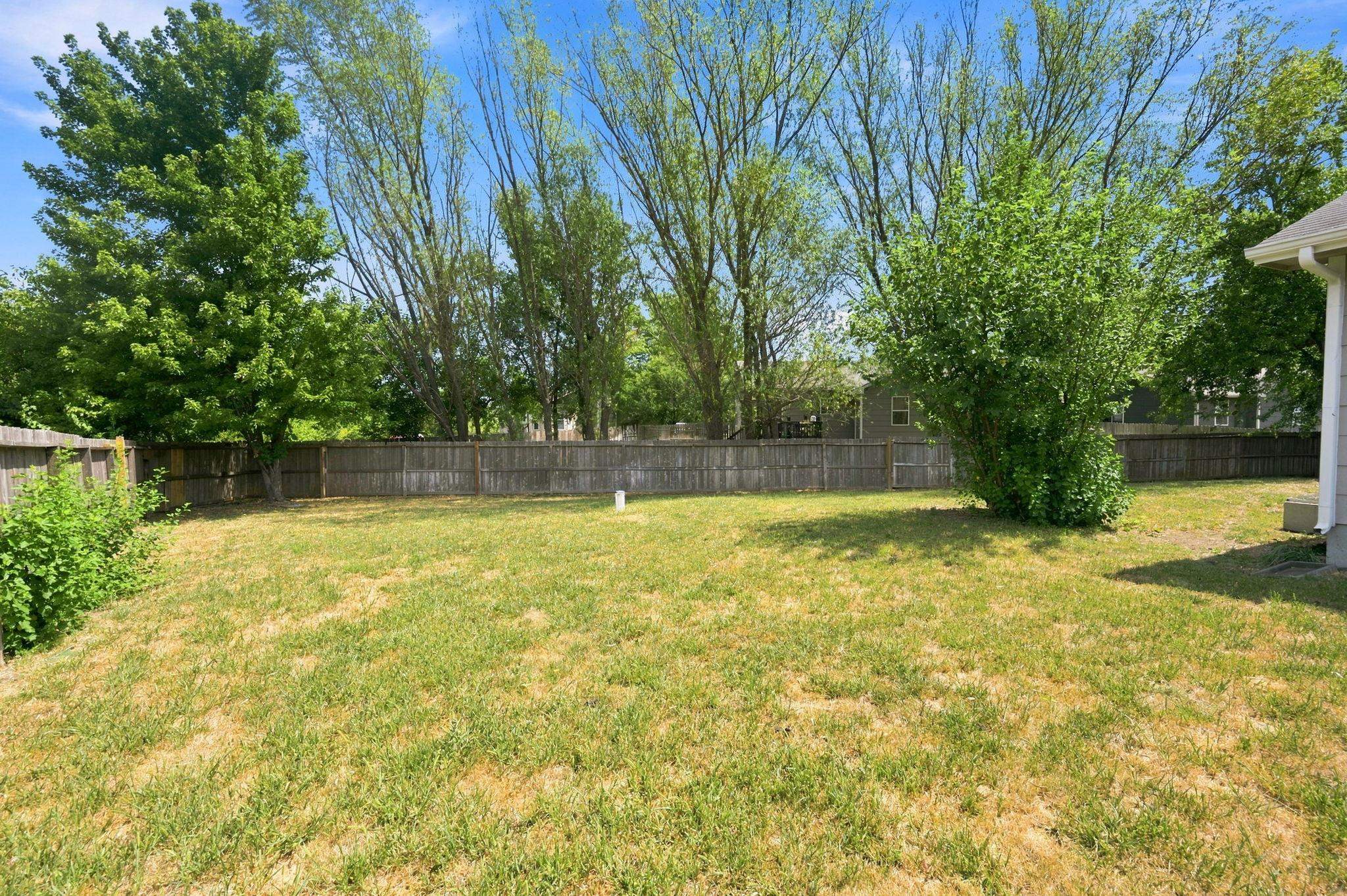 1748 N Basswood Ct Property Photo 28