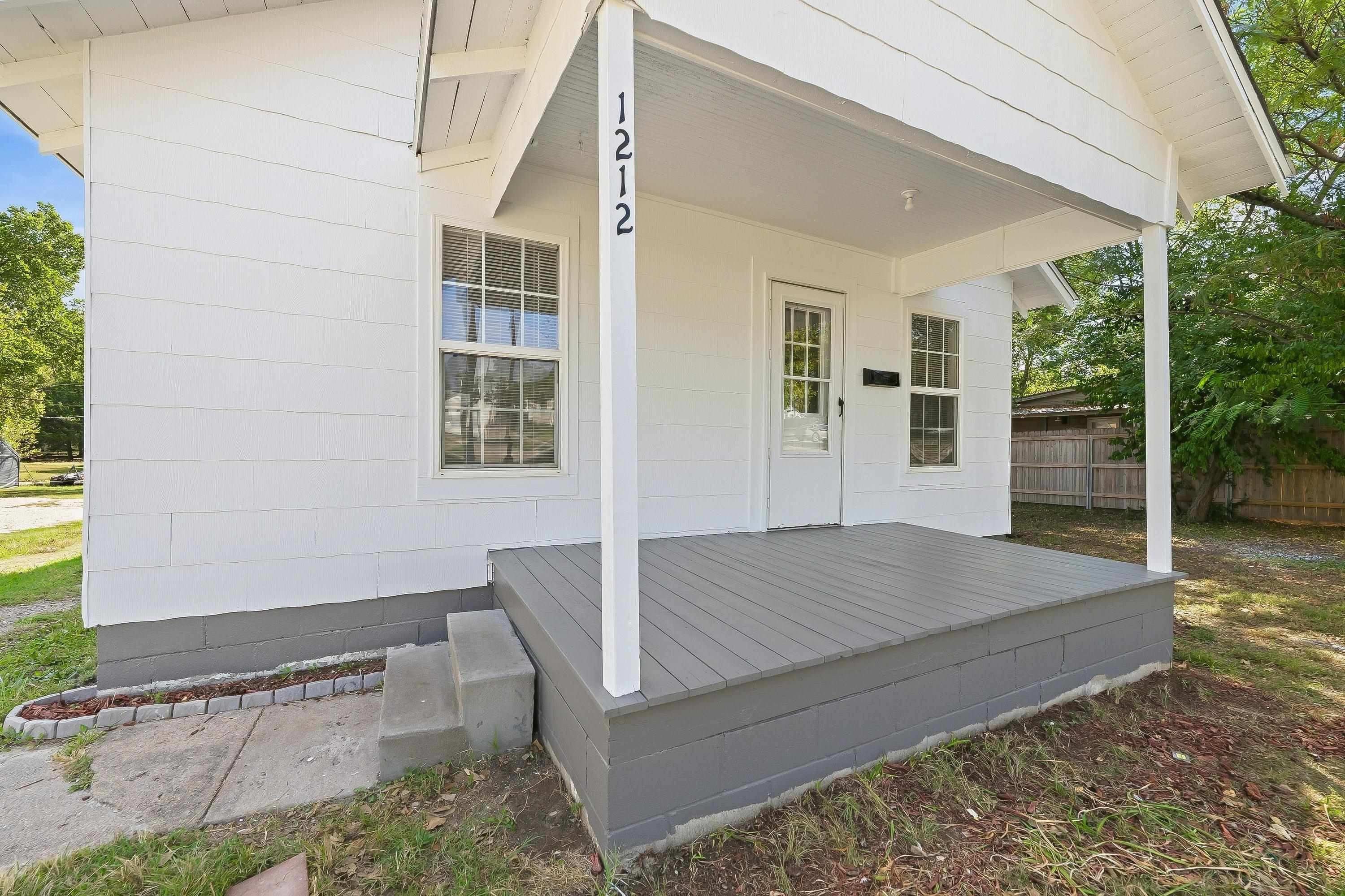 1212 N Ohio Property Photo 3