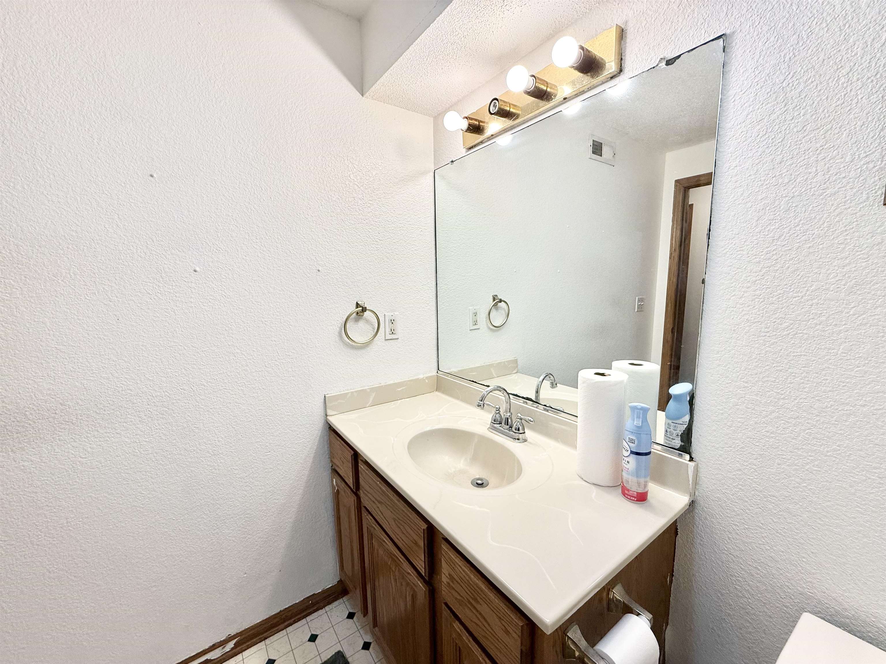 1831 S Brandon St Property Photo 13