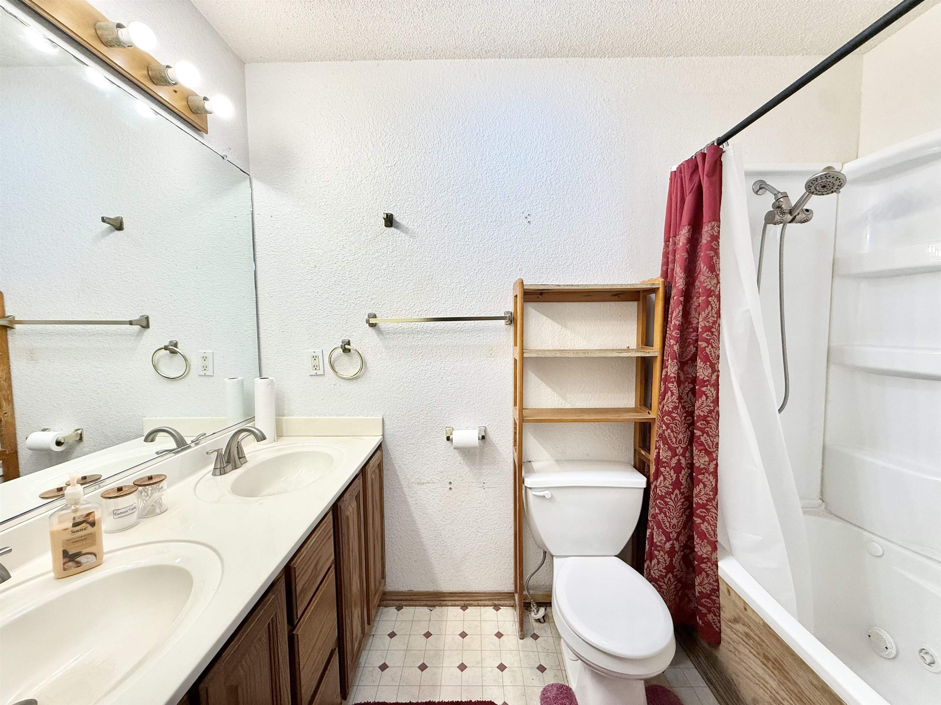 1831 S Brandon St Property Photo 25