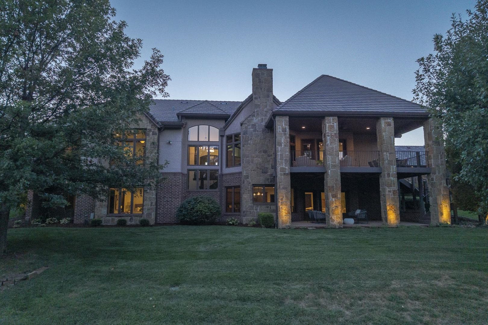 10806 E Glengate Property Photo 33