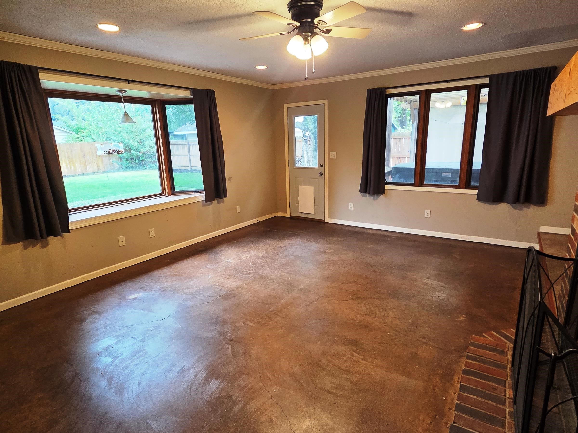 542 N Colby Property Photo 4