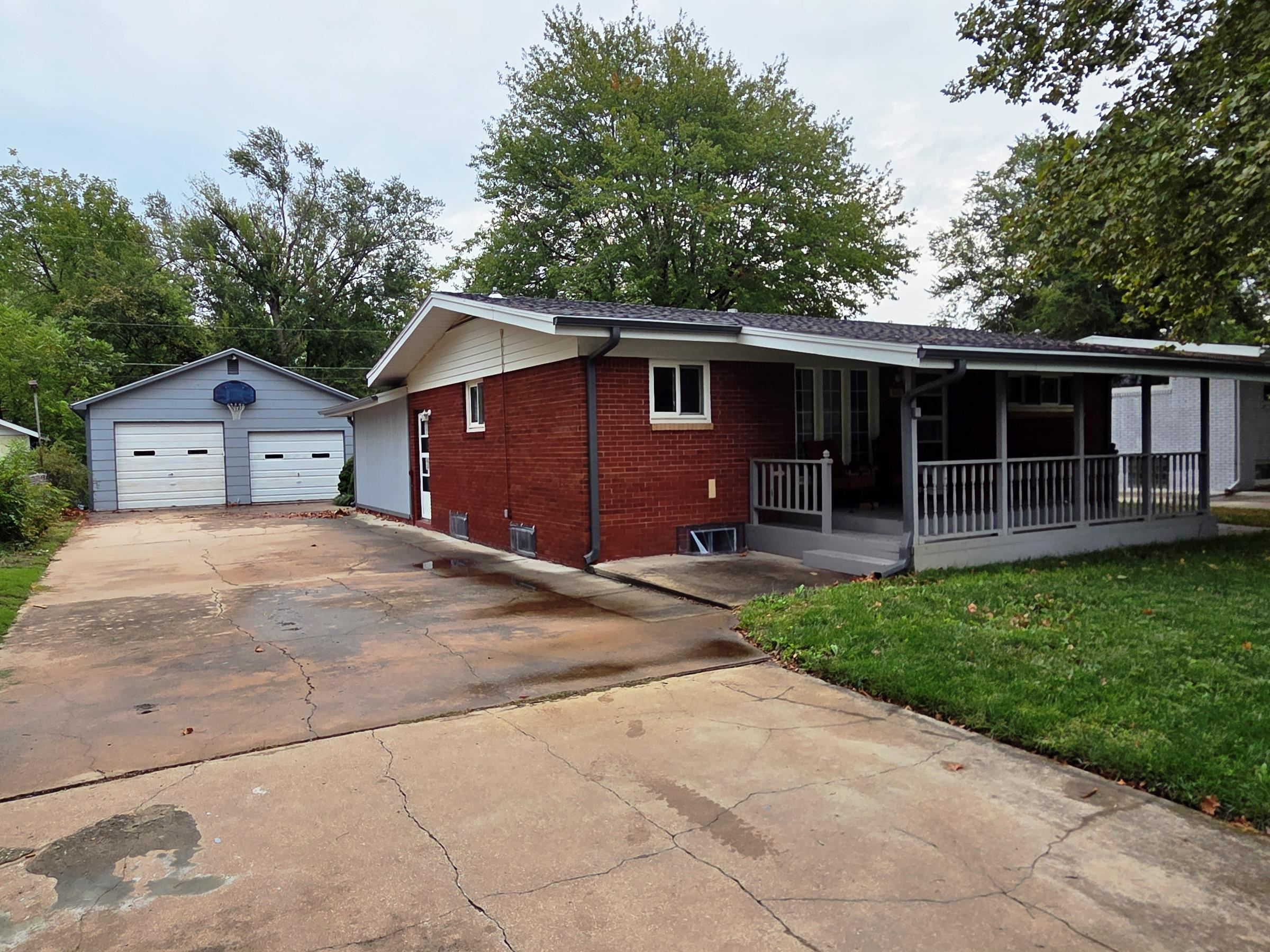 542 N Colby Property Photo 20