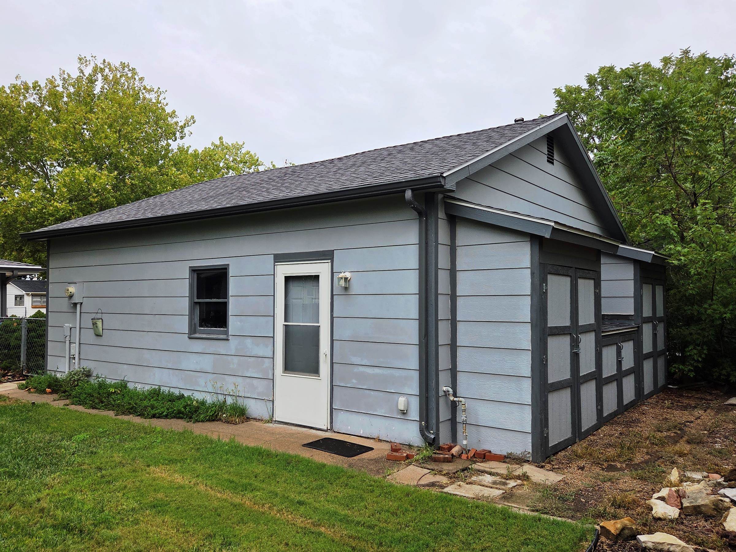 542 N Colby Property Photo 30