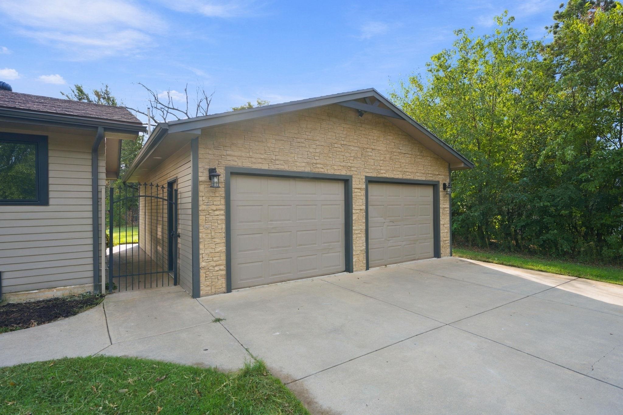 626 S Atherton Property Photo 3