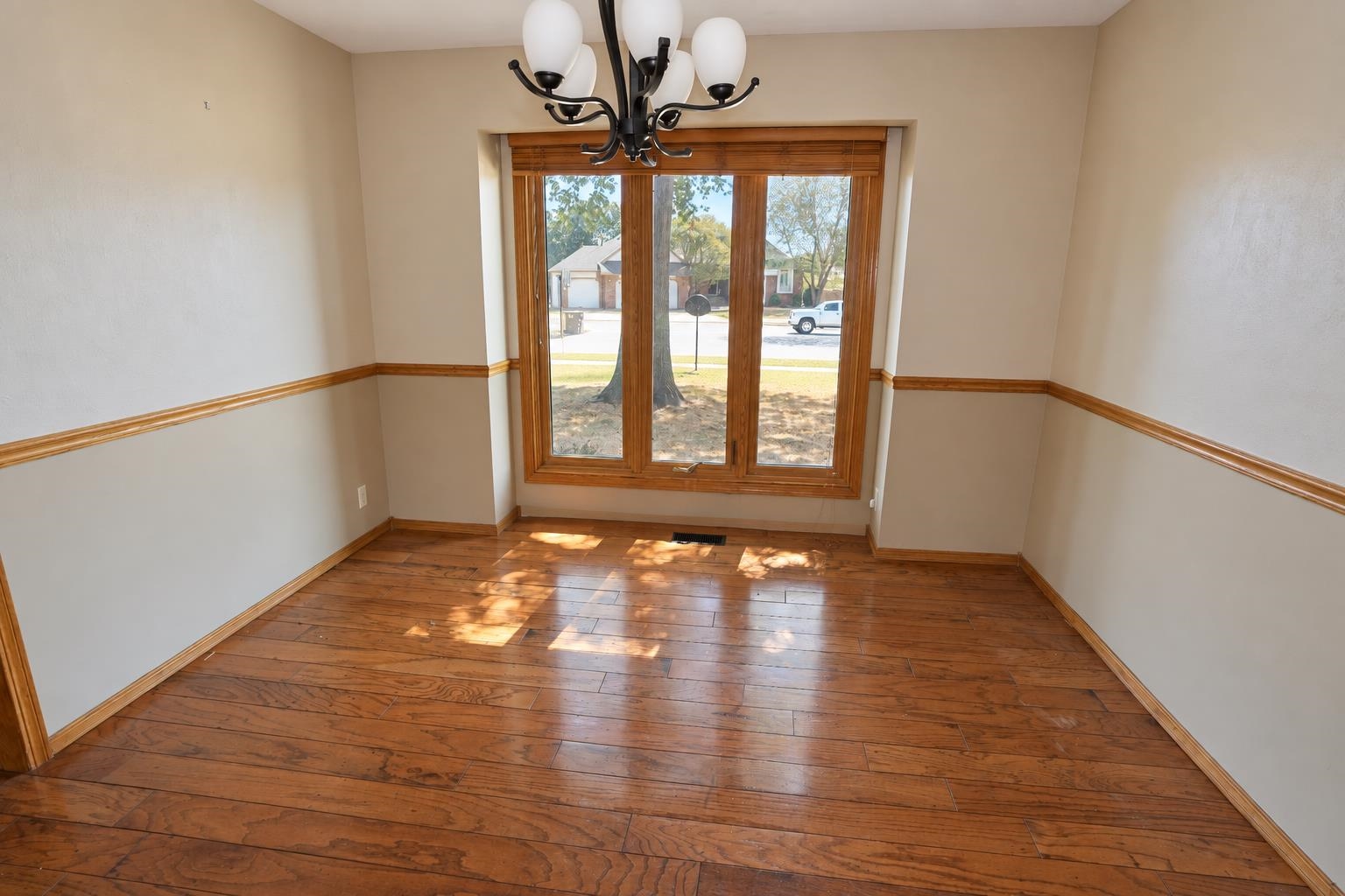 134 N Karren Ct Property Photo 8