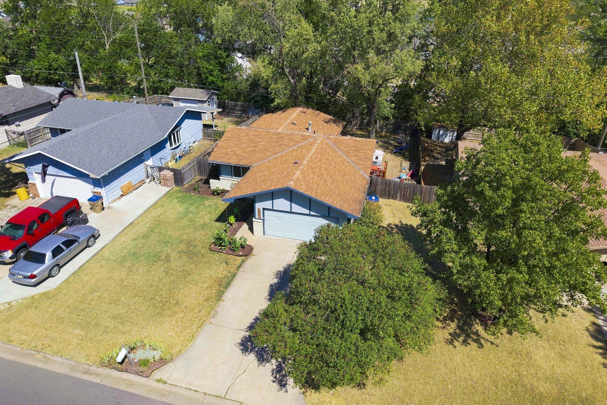 2006 E Ravena St Property Photo 4