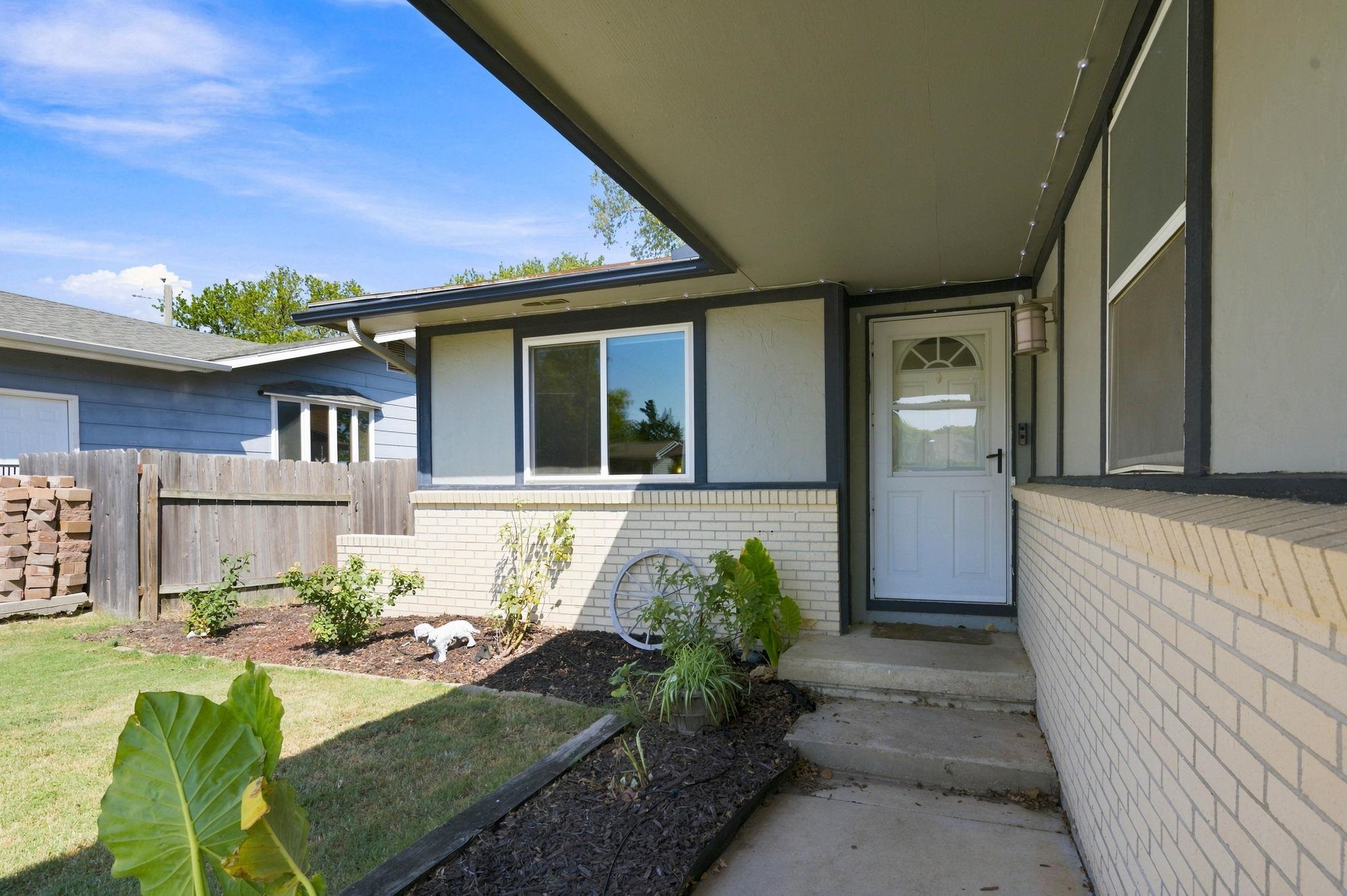 2006 E Ravena St Property Photo 7
