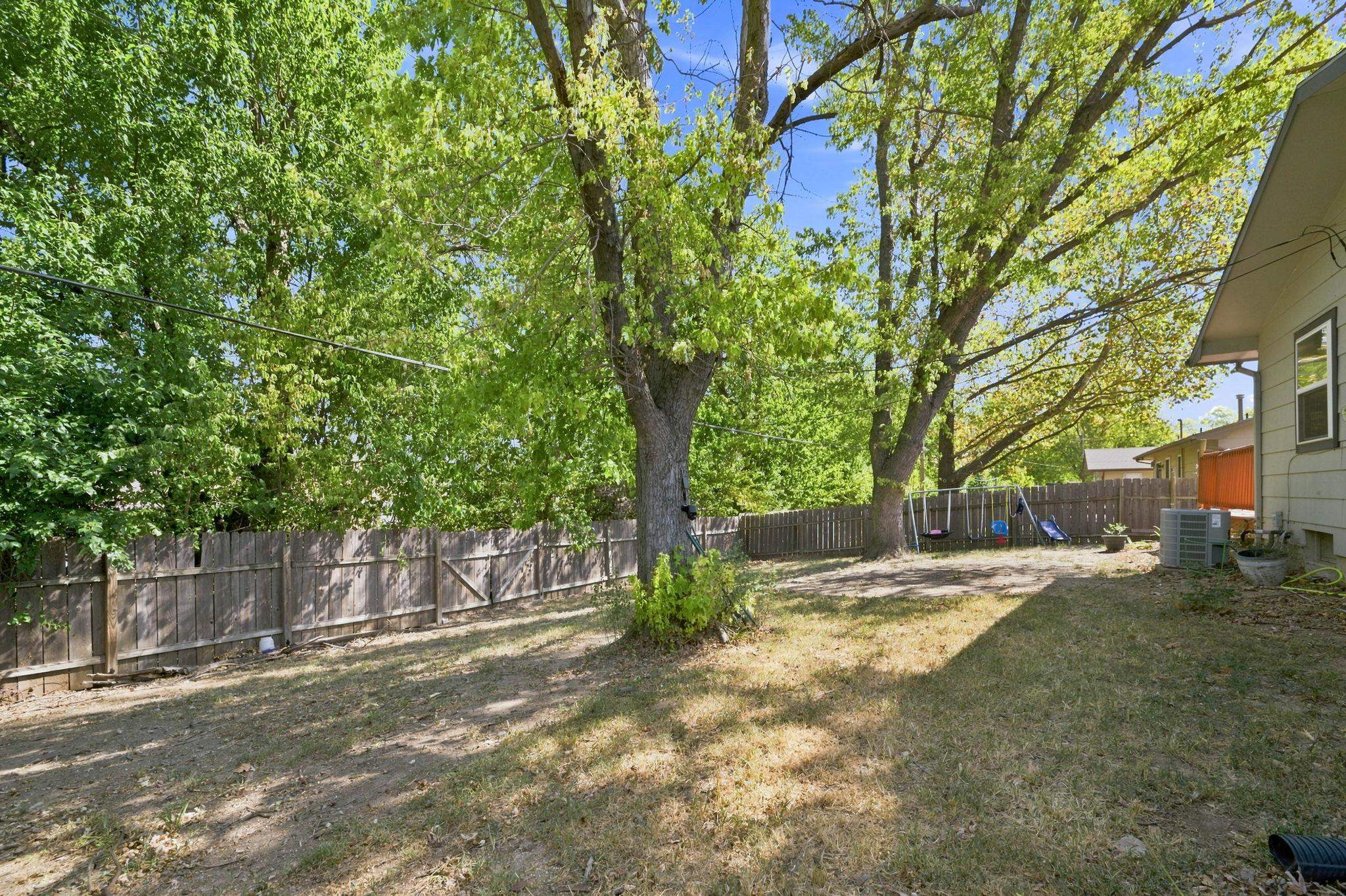 2006 E Ravena St Property Photo 31