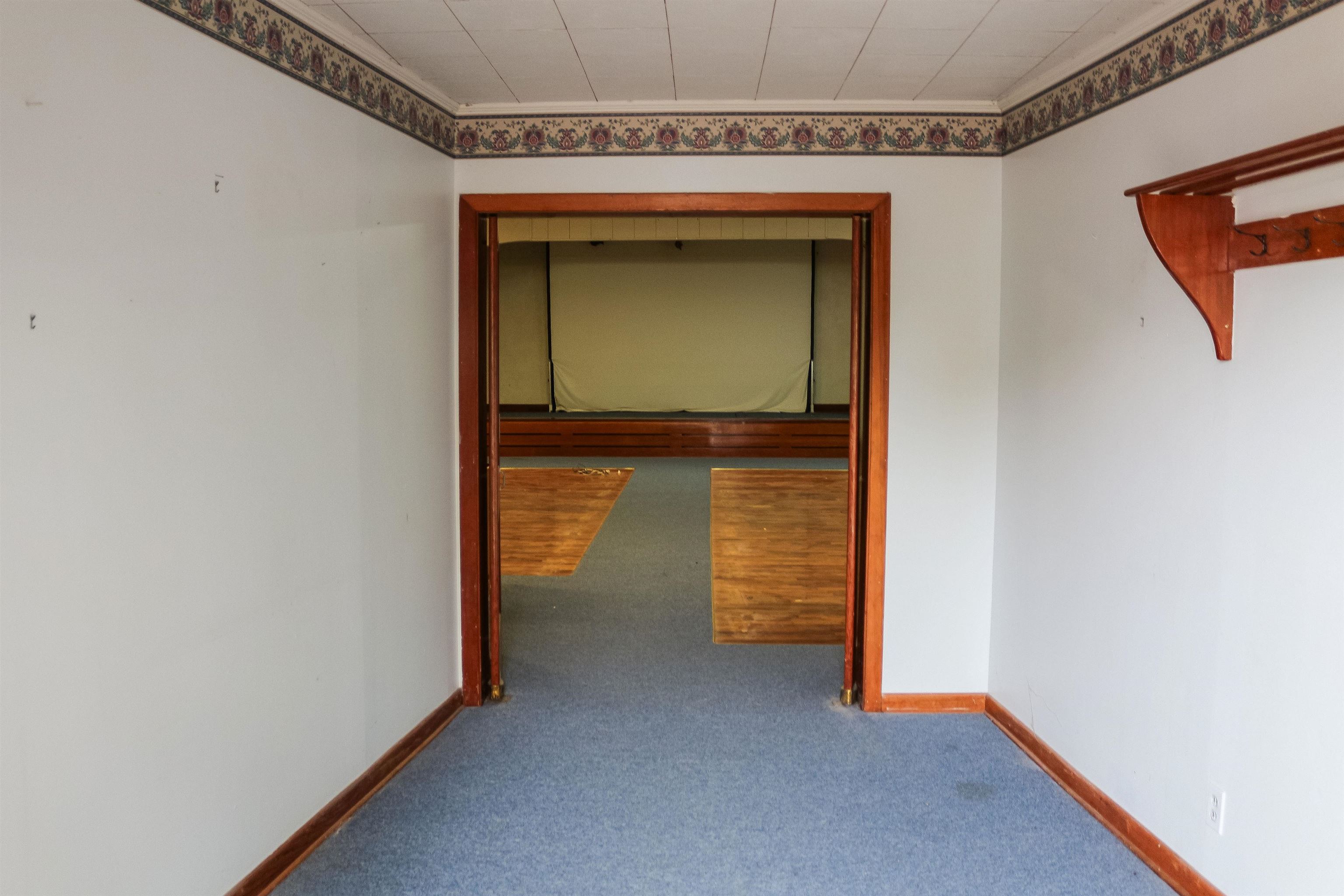 310 S Central Property Photo 2