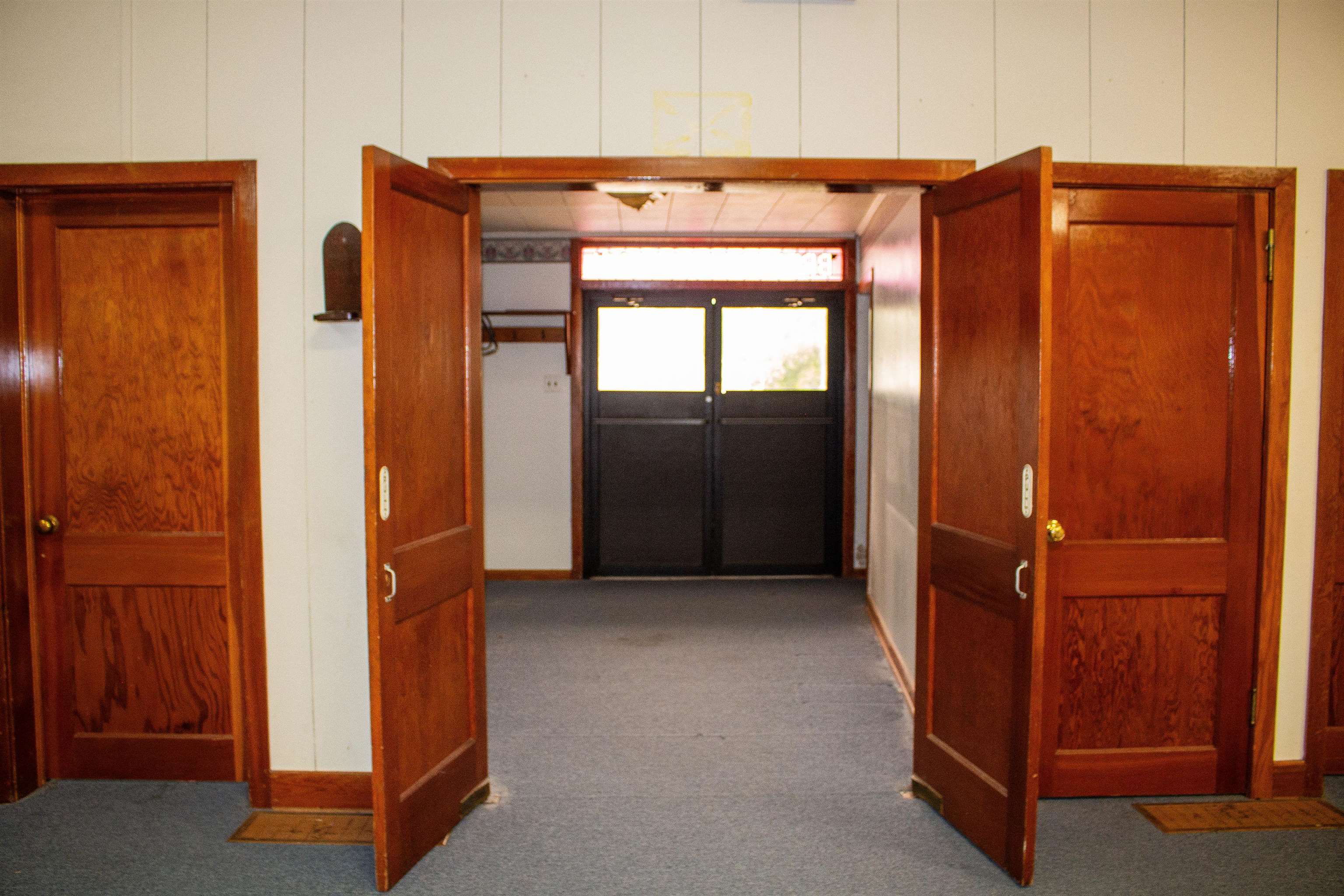 310 S Central Property Photo 3