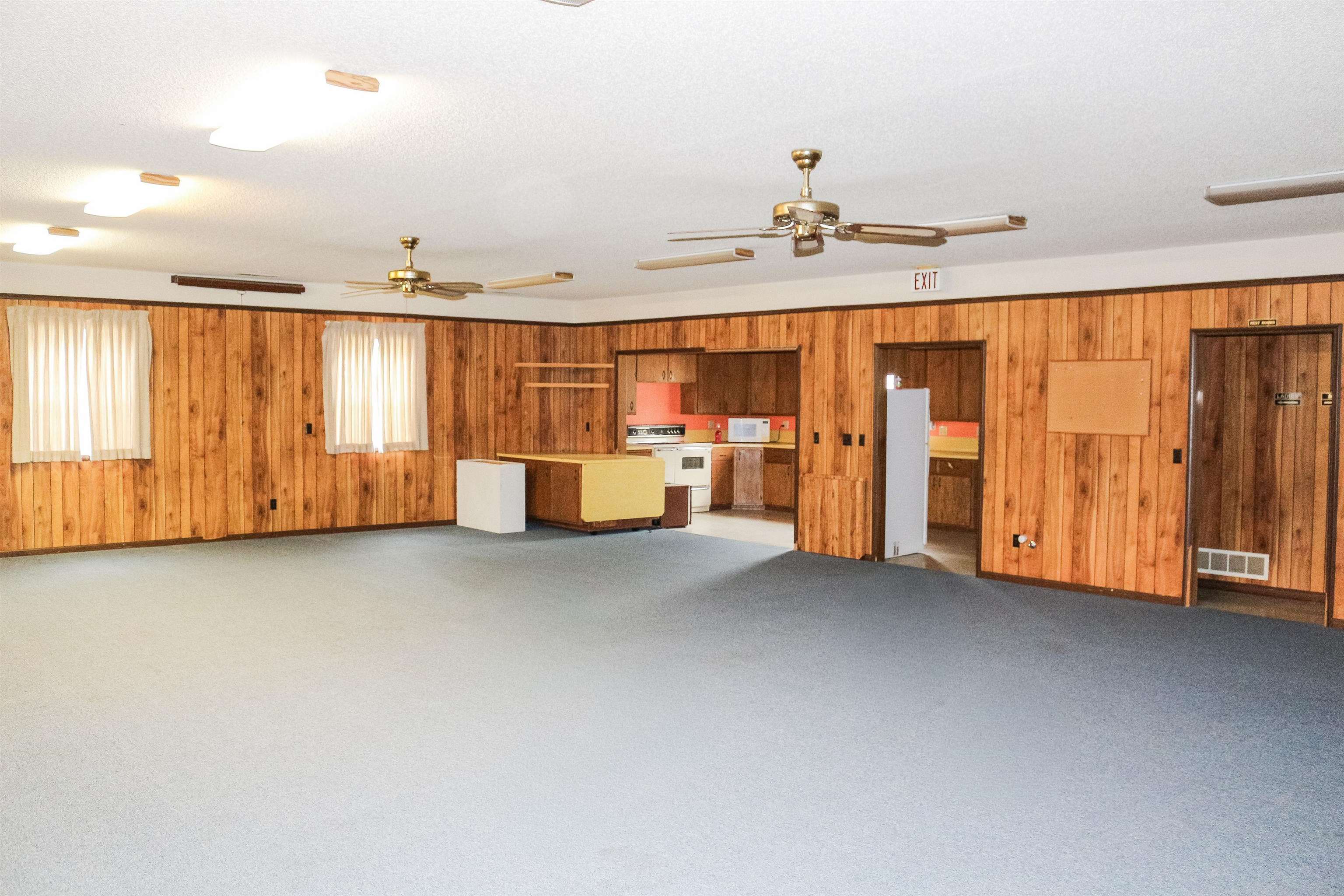 310 S Central Property Photo 6