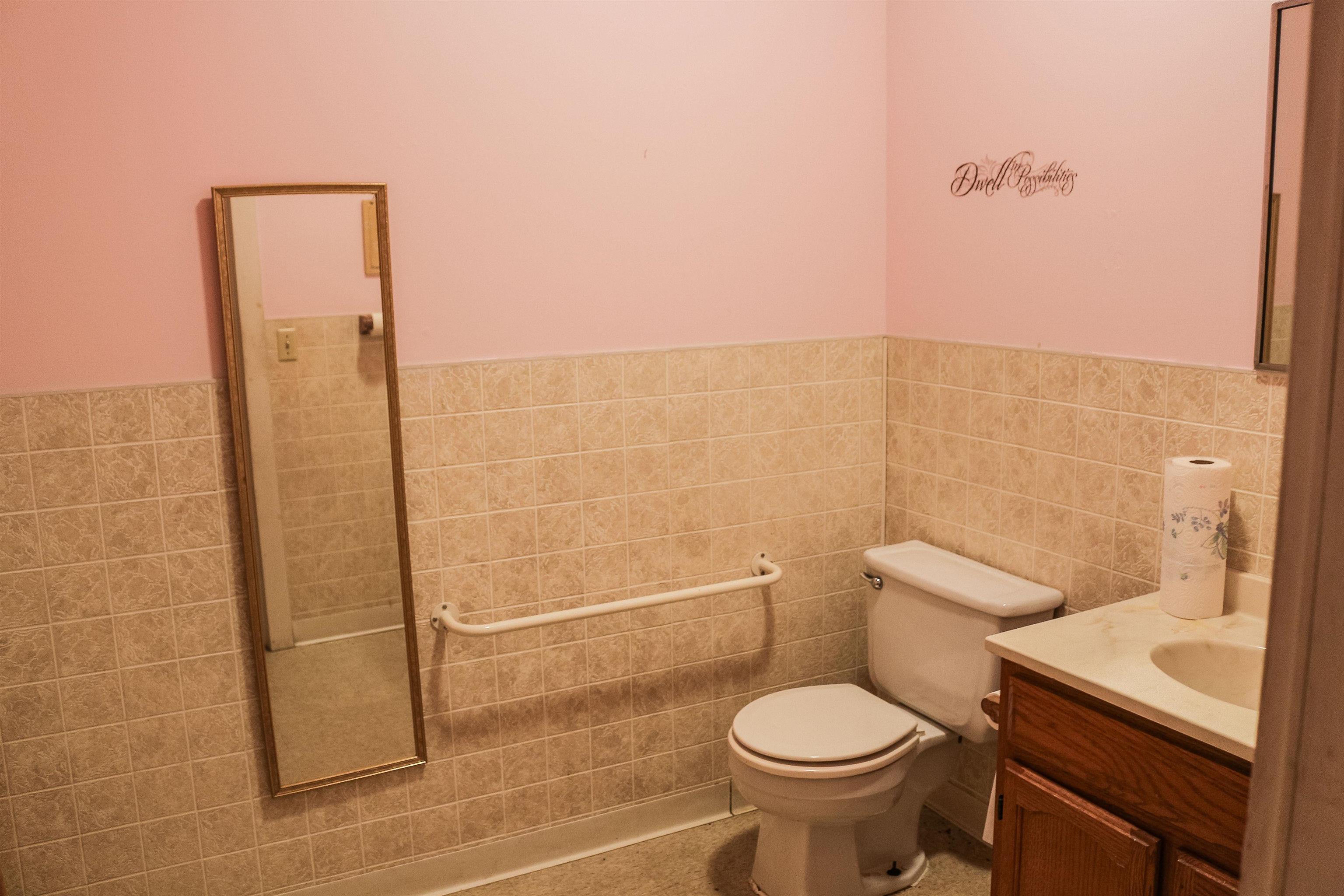 310 S Central Property Photo 10