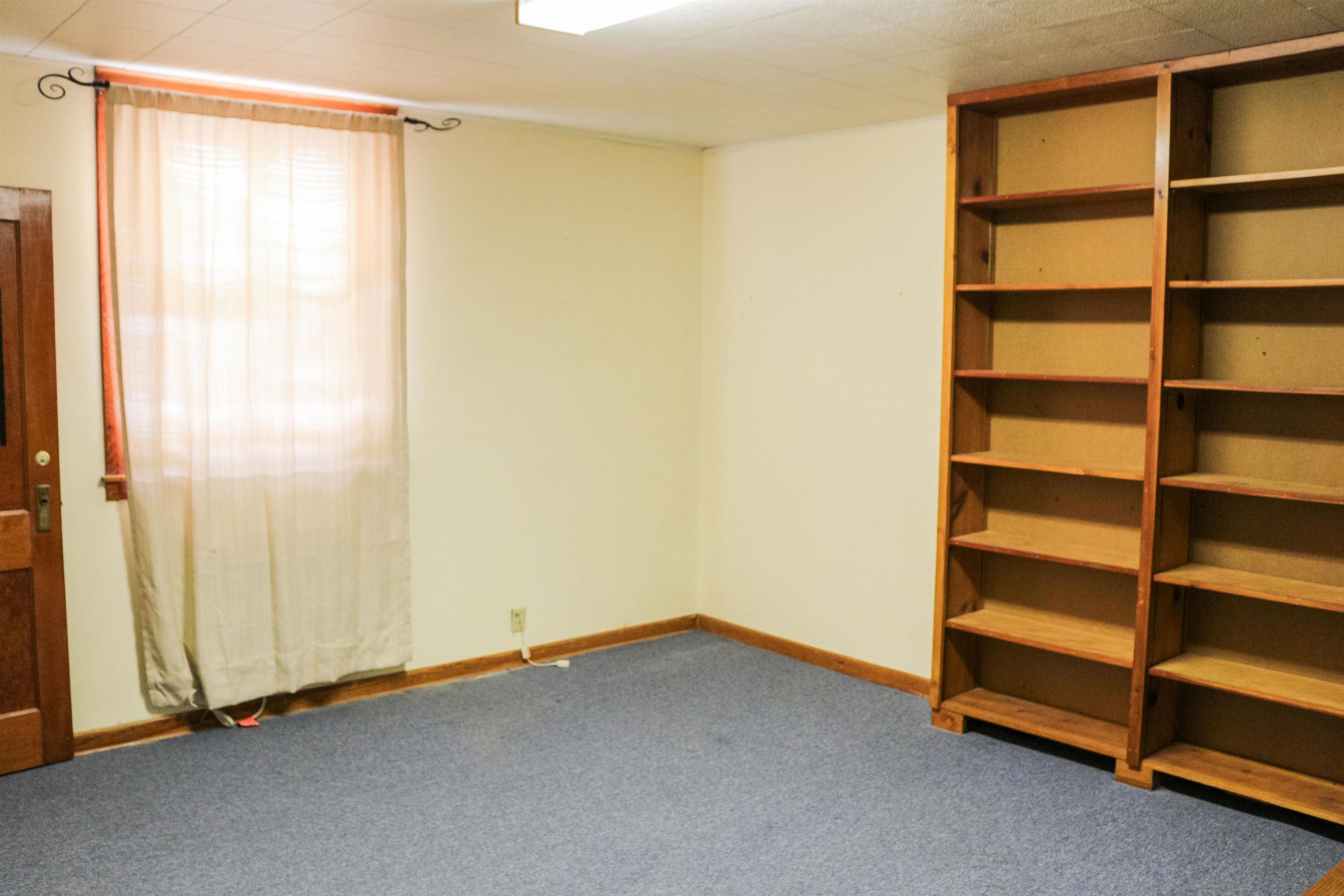 310 S Central Property Photo 11