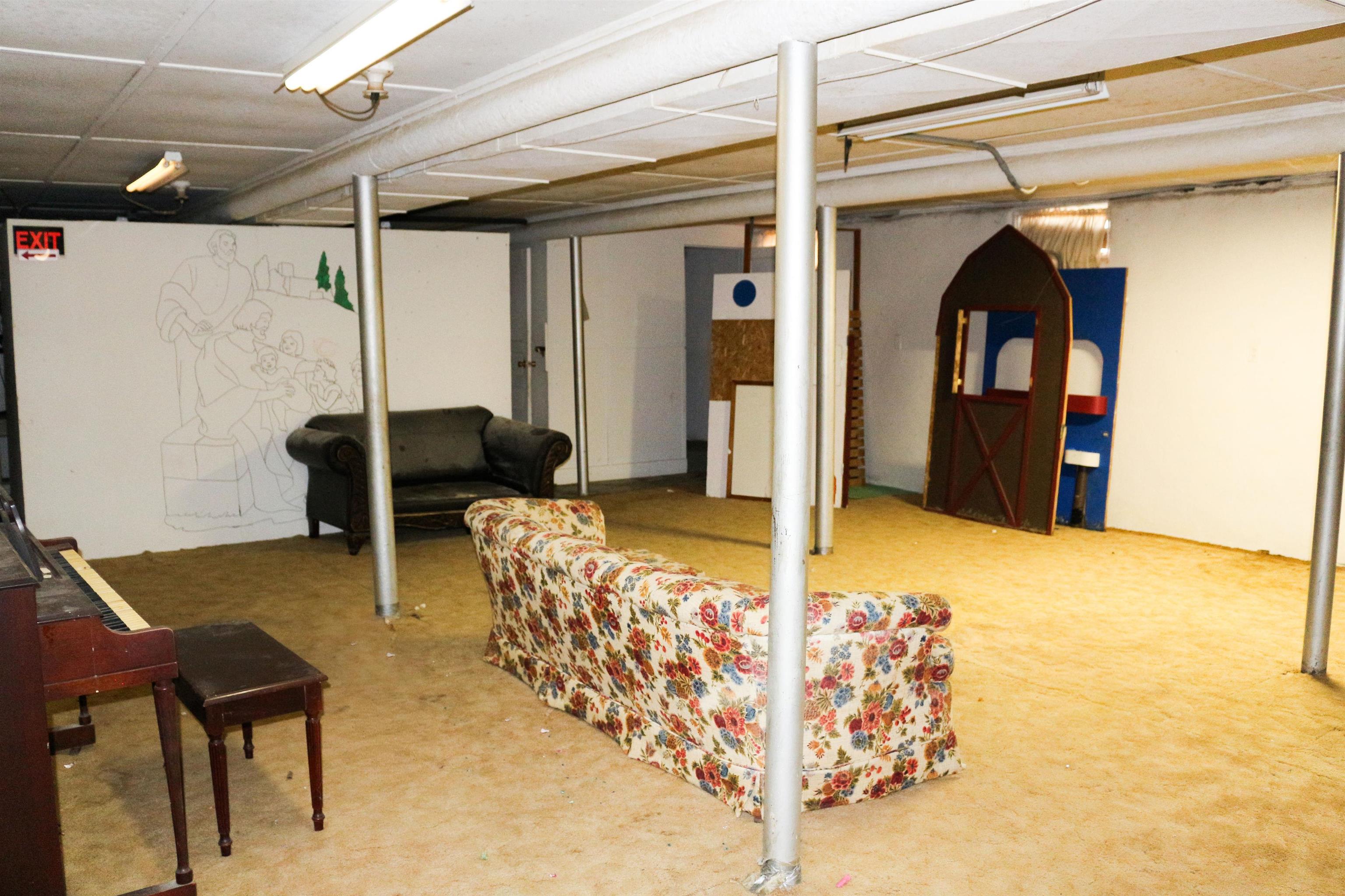310 S Central Property Photo 15