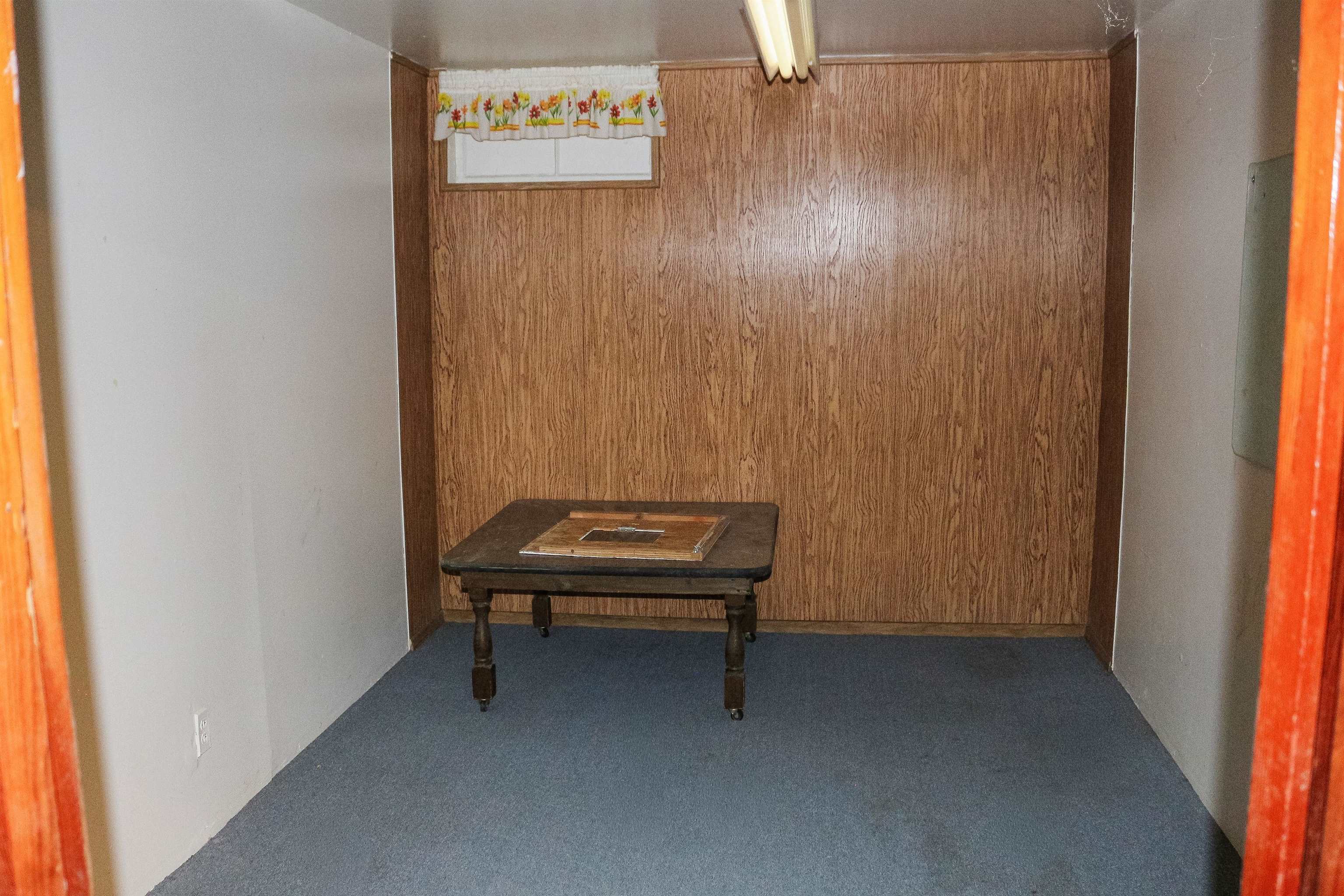 310 S Central Property Photo 16