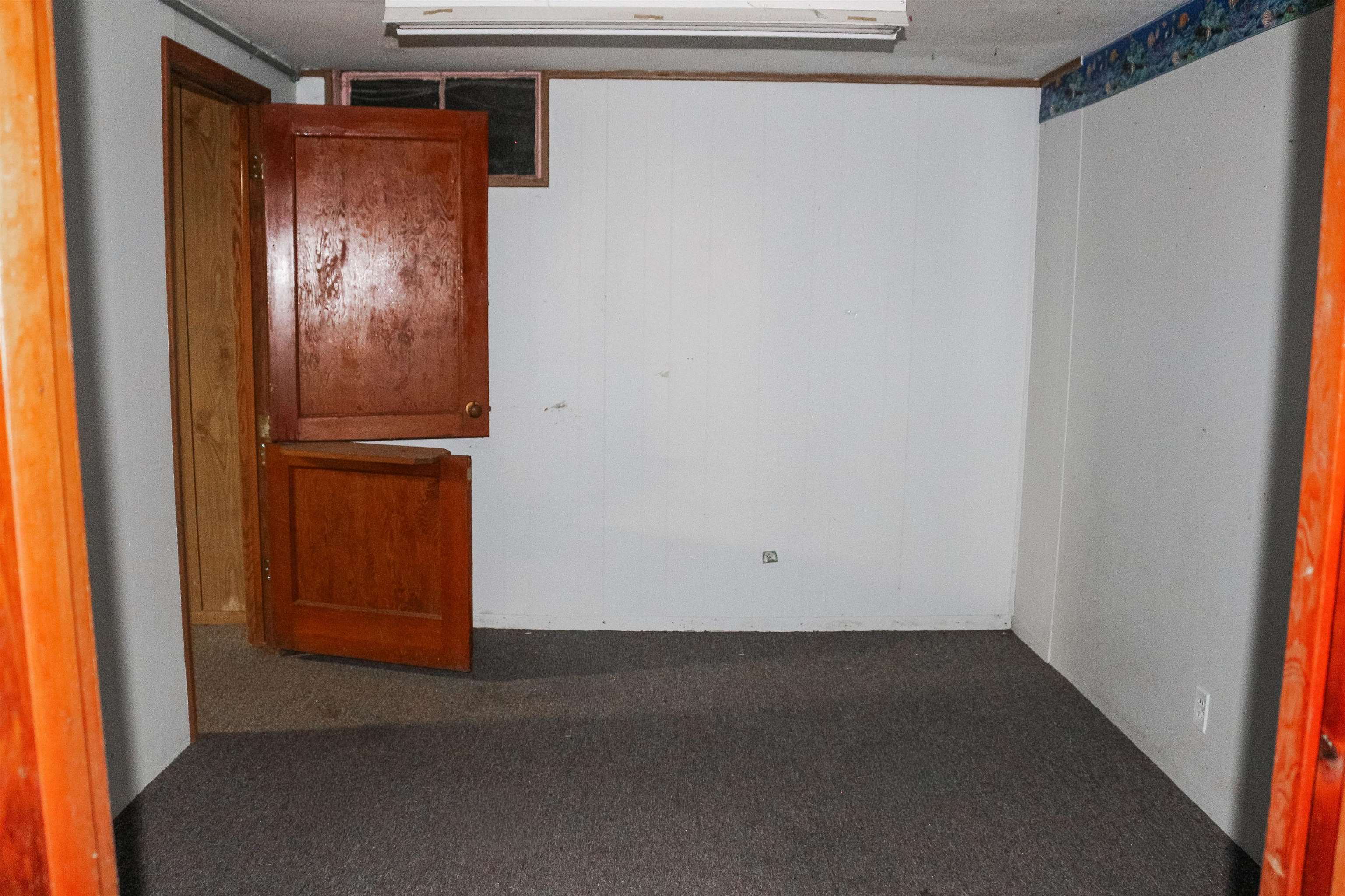 310 S Central Property Photo 17