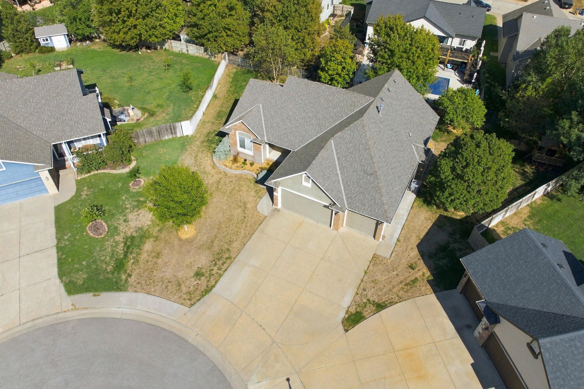 2213 E Myrtlewood Ct Property Photo 3
