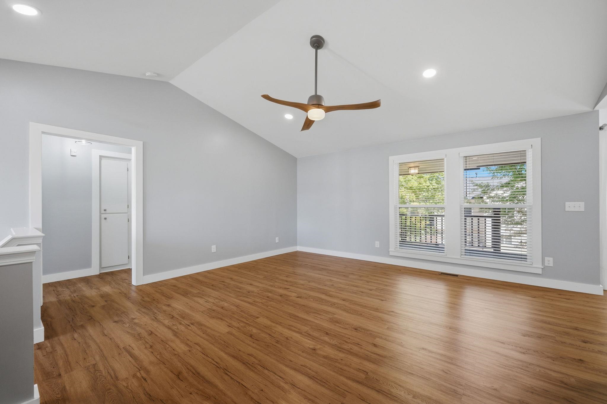 2213 E Myrtlewood Ct Property Photo 6
