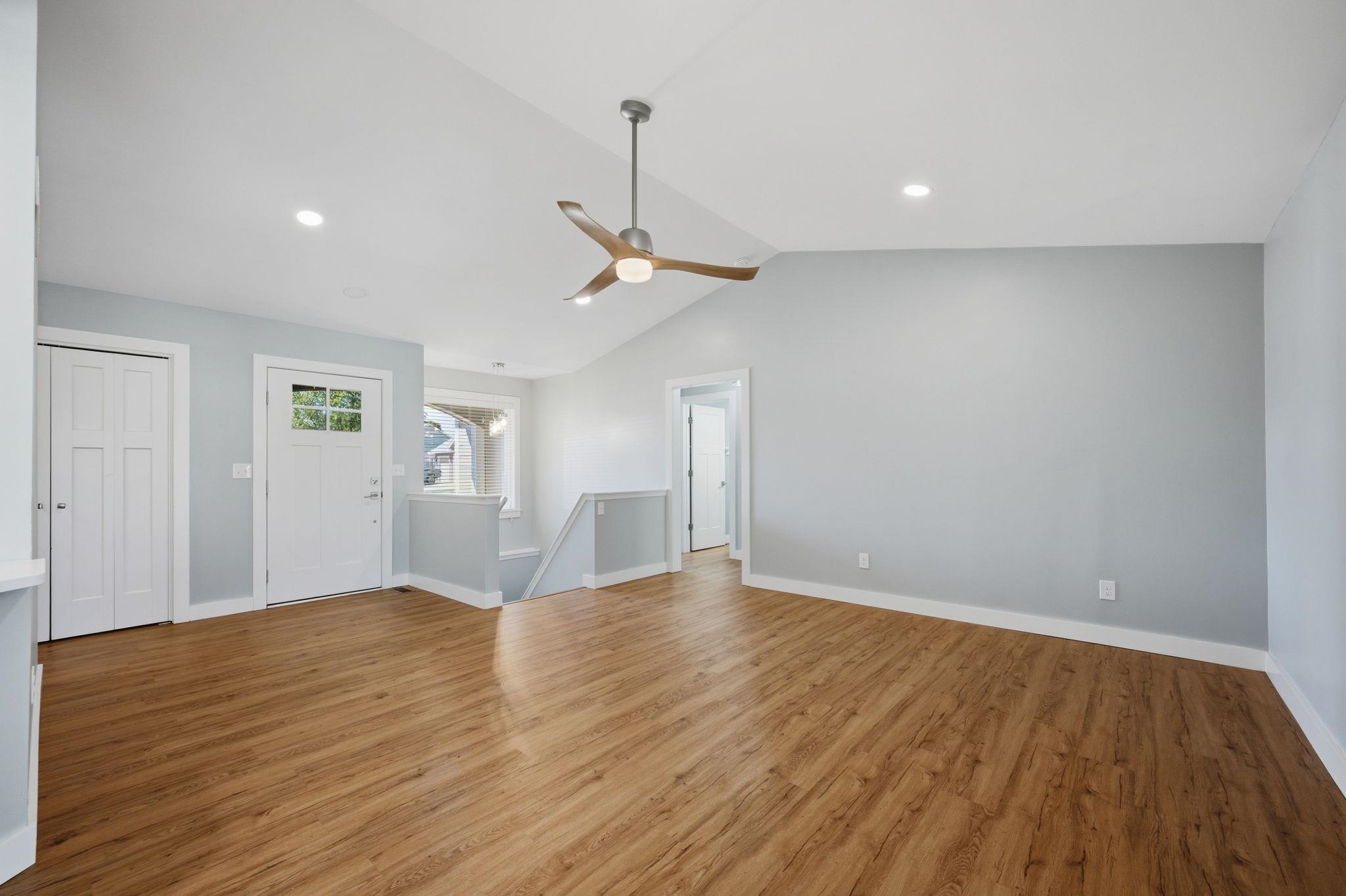 2213 E Myrtlewood Ct Property Photo 9