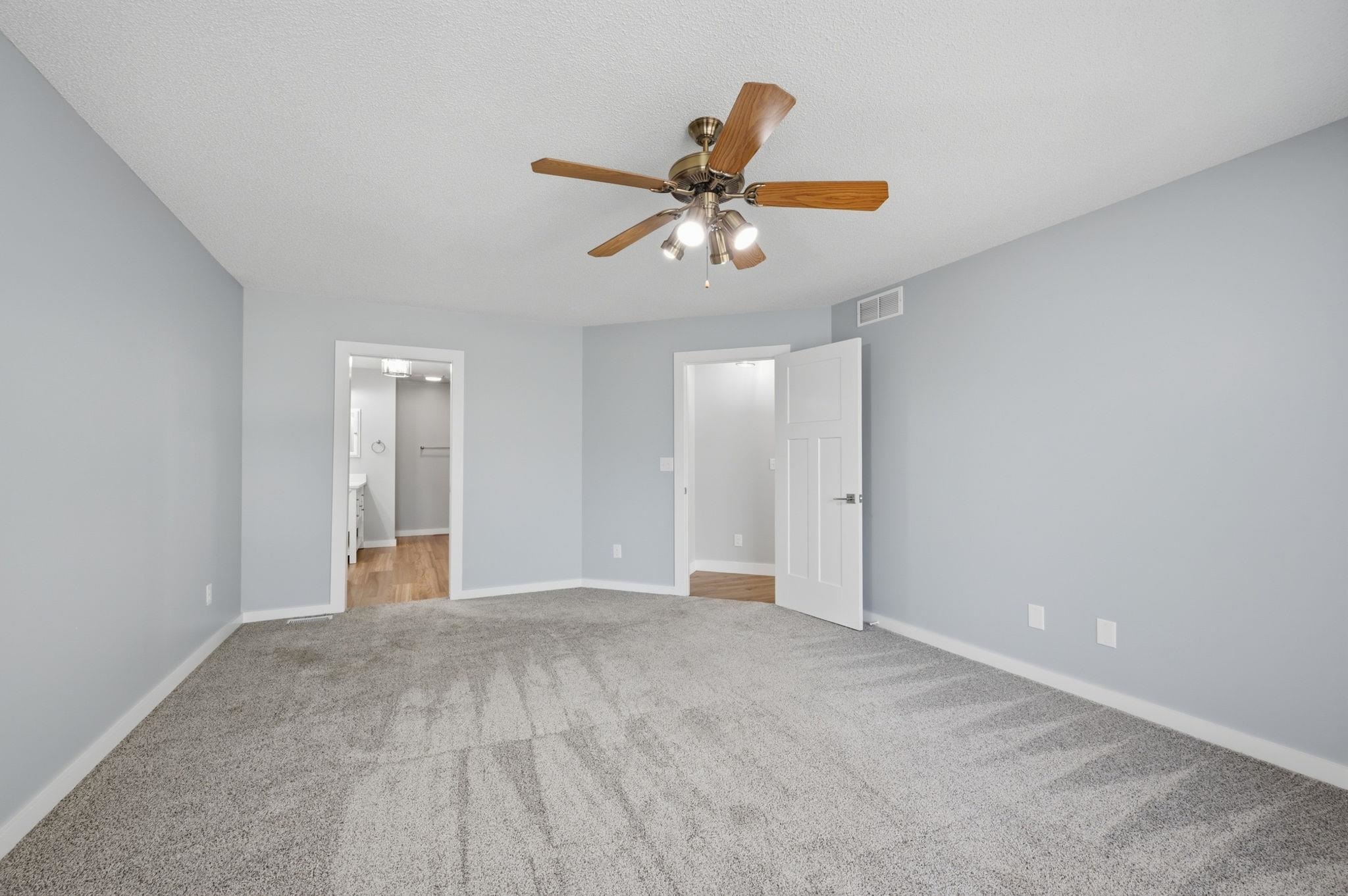 2213 E Myrtlewood Ct Property Photo 17