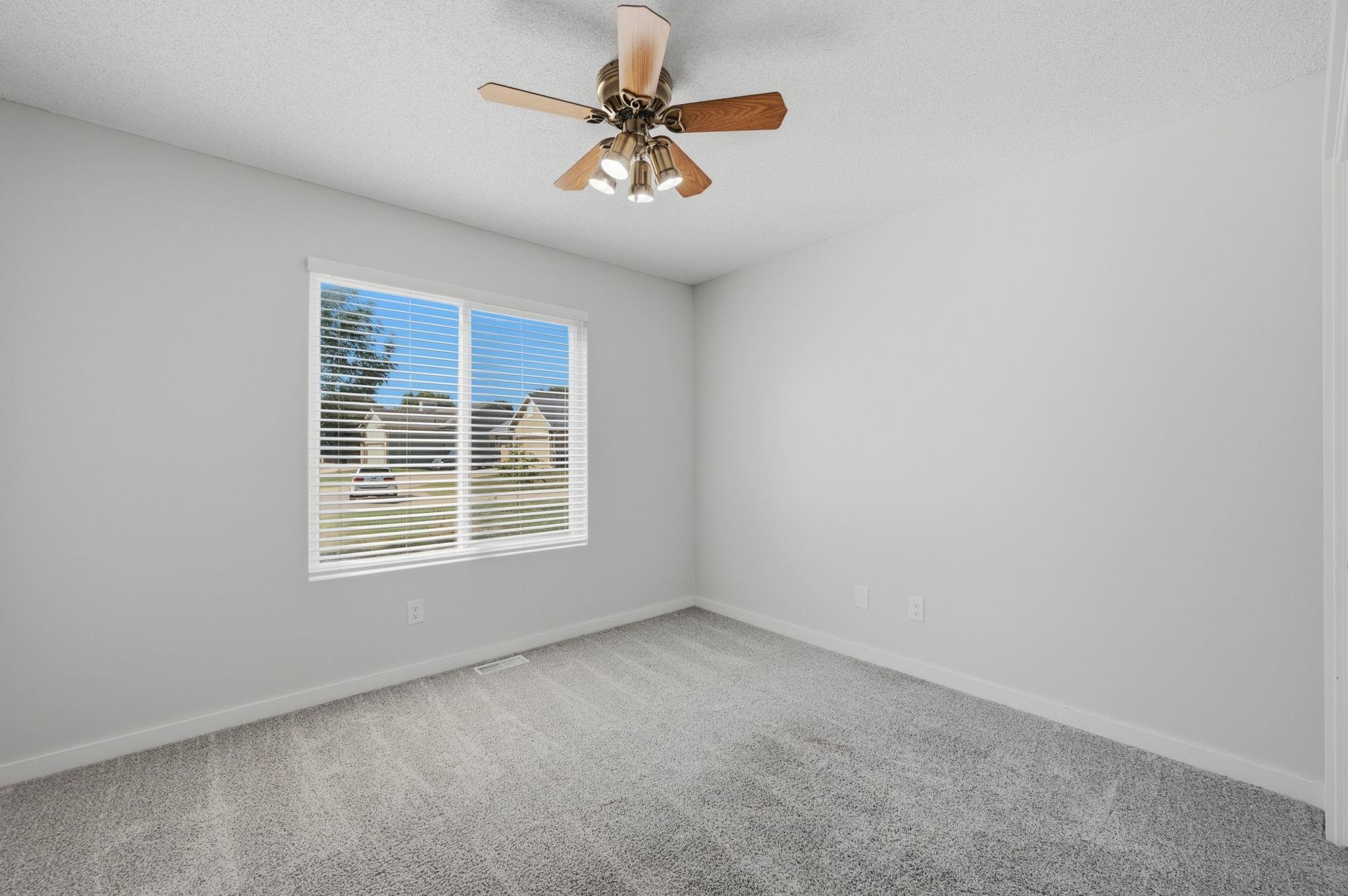 2213 E Myrtlewood Ct Property Photo 22